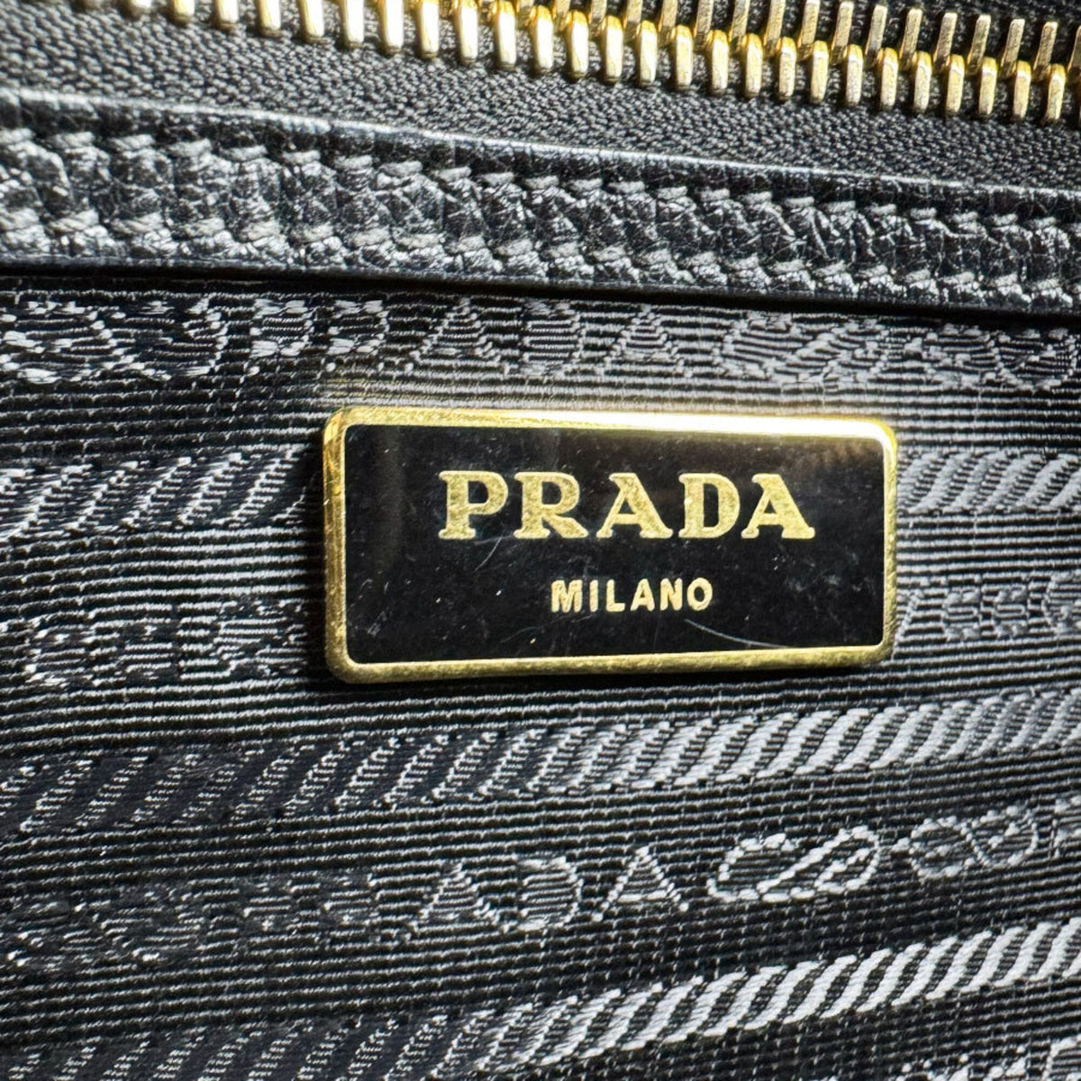 Prada Black Leather Shoulder Bag (Pre-Owned)