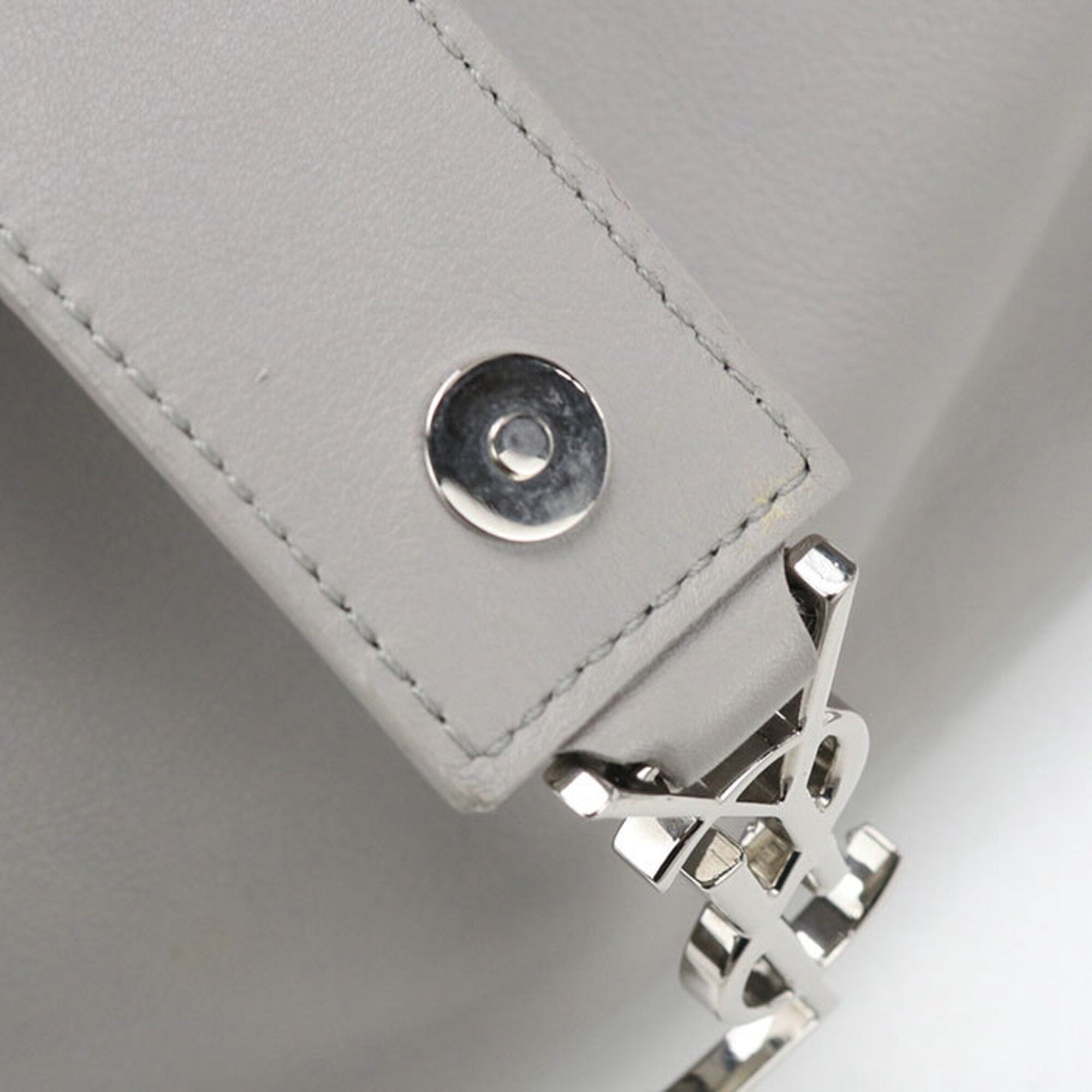 Saint Laurent Gray Leather Handbag (Pre-Owned)