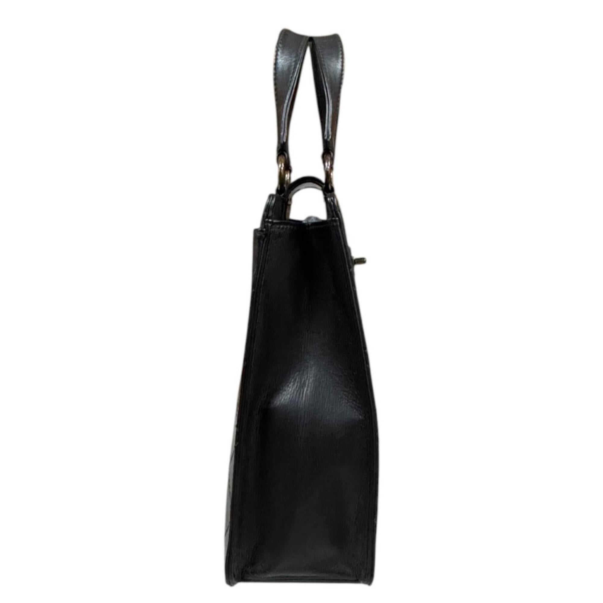 Chanel Matelasse Black Leather Handbag (Pre-Owned)