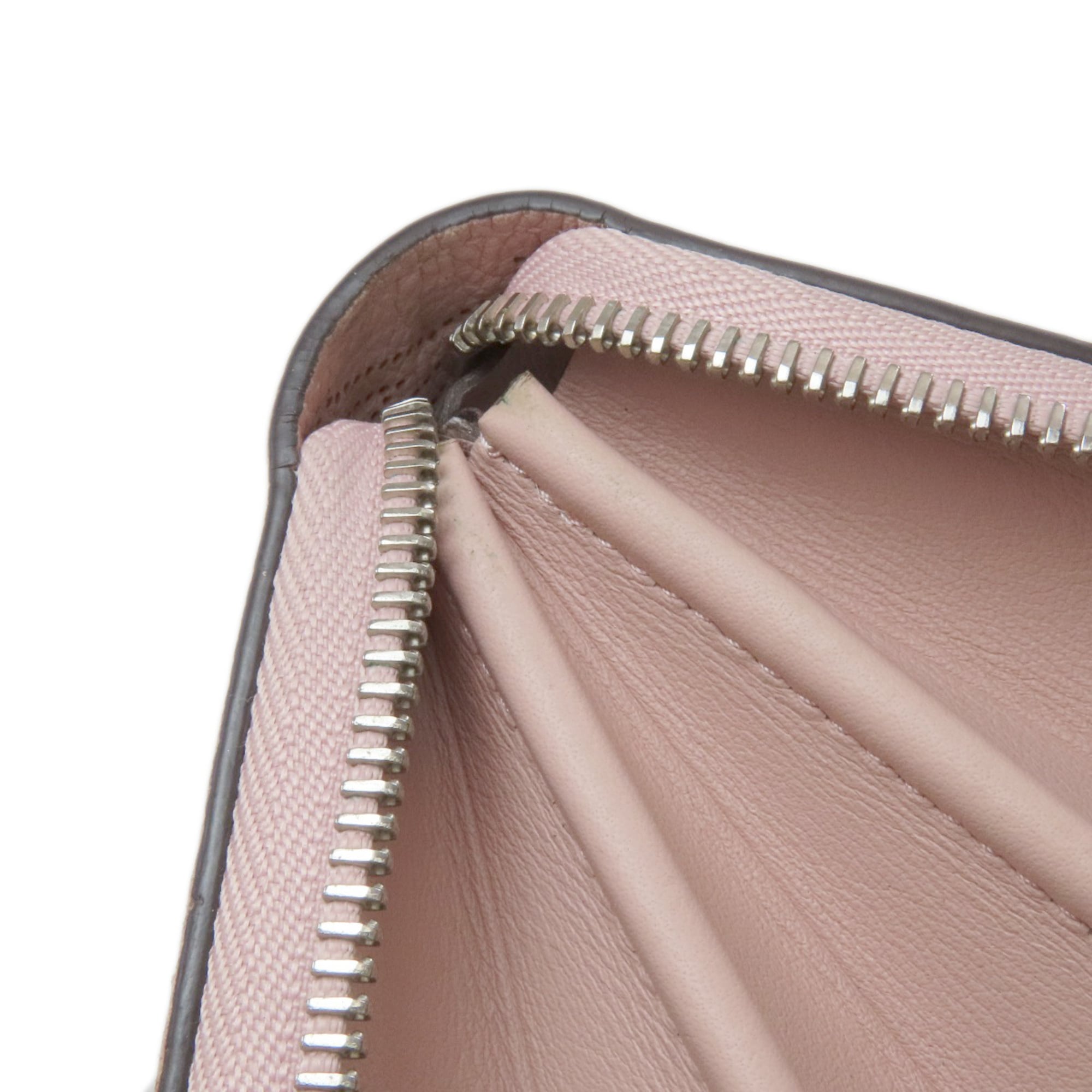 Louis Vuitton Magnolia Mahina Leather Leather Long Wallet (Bi-Fold) (Pre-Owned)