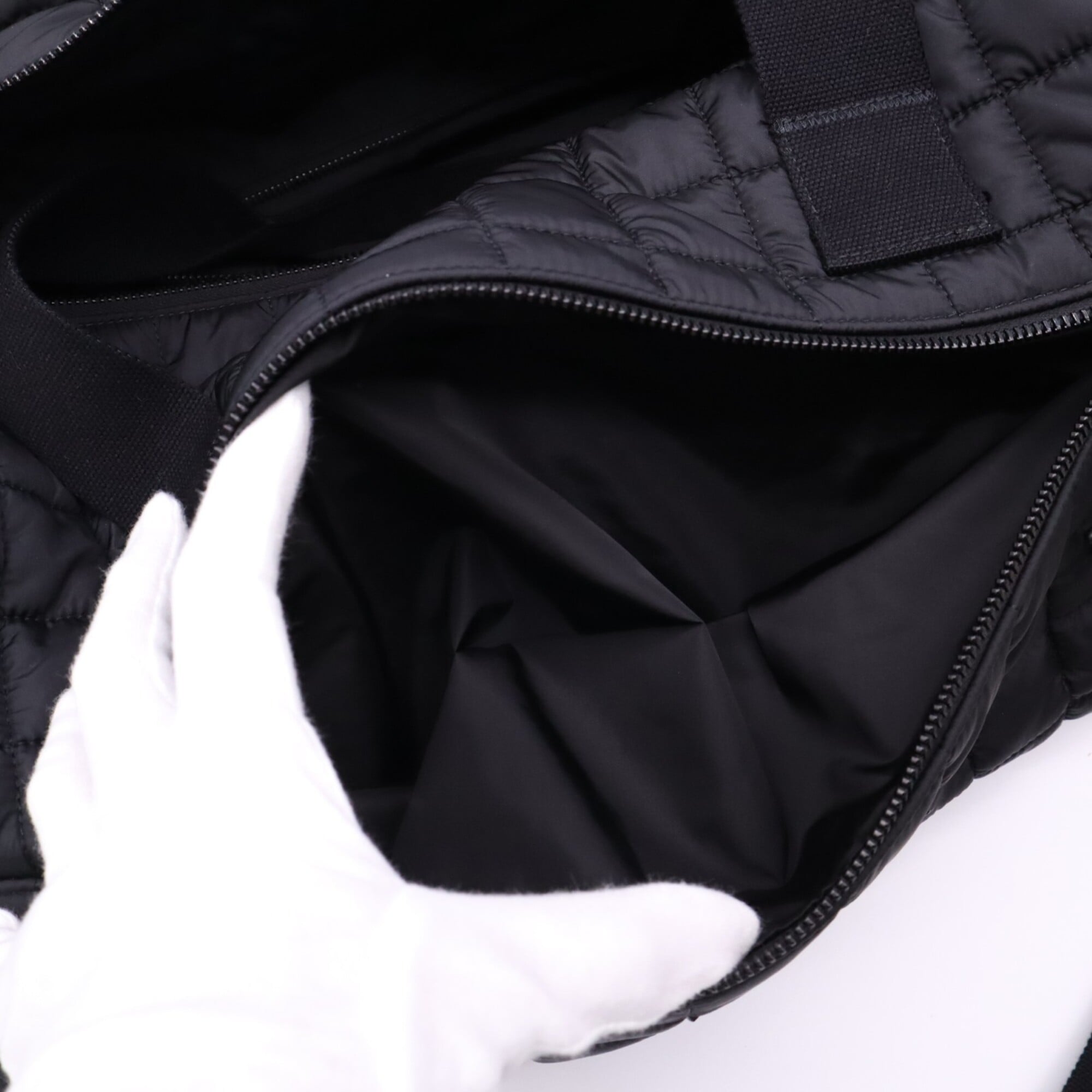 Yves Saint Laurent Black Nylon Boston Bag Handbag (Pre-Owned)