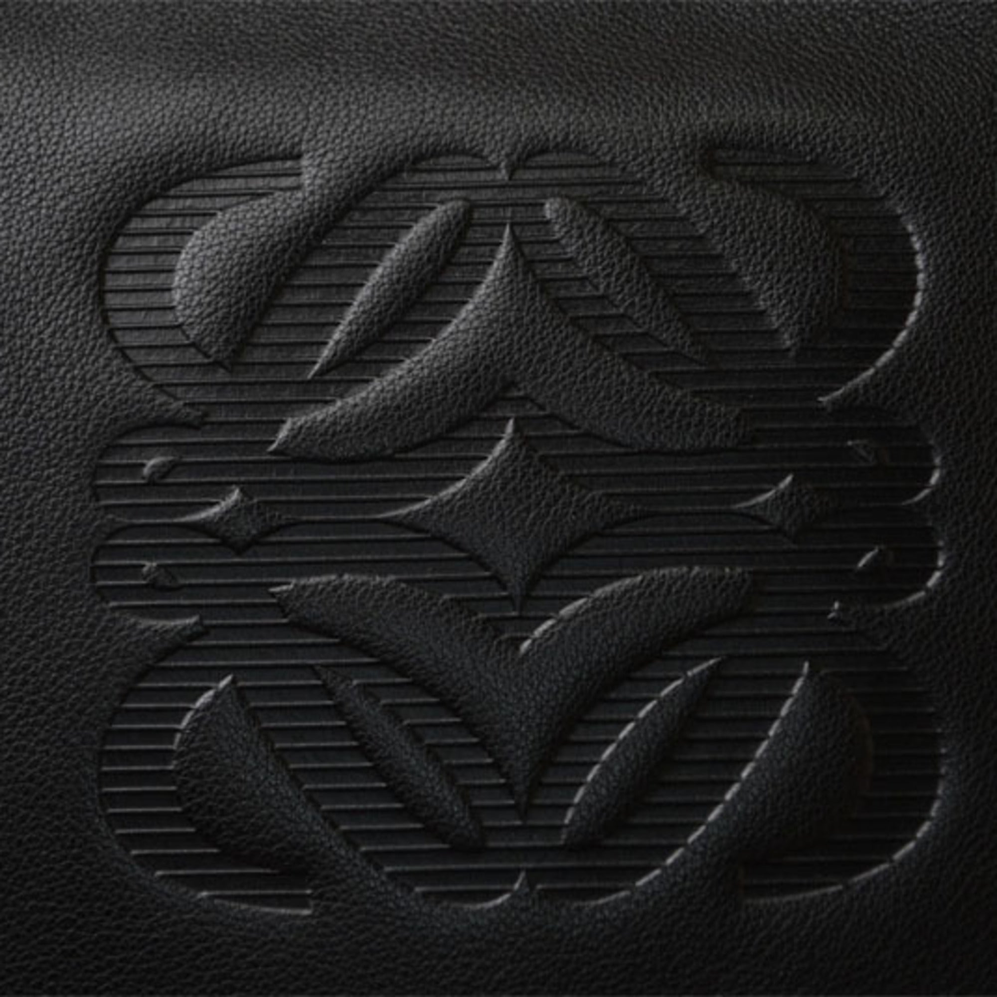 Loewe Black Leather Shoulder Bag (Pre-Owned)