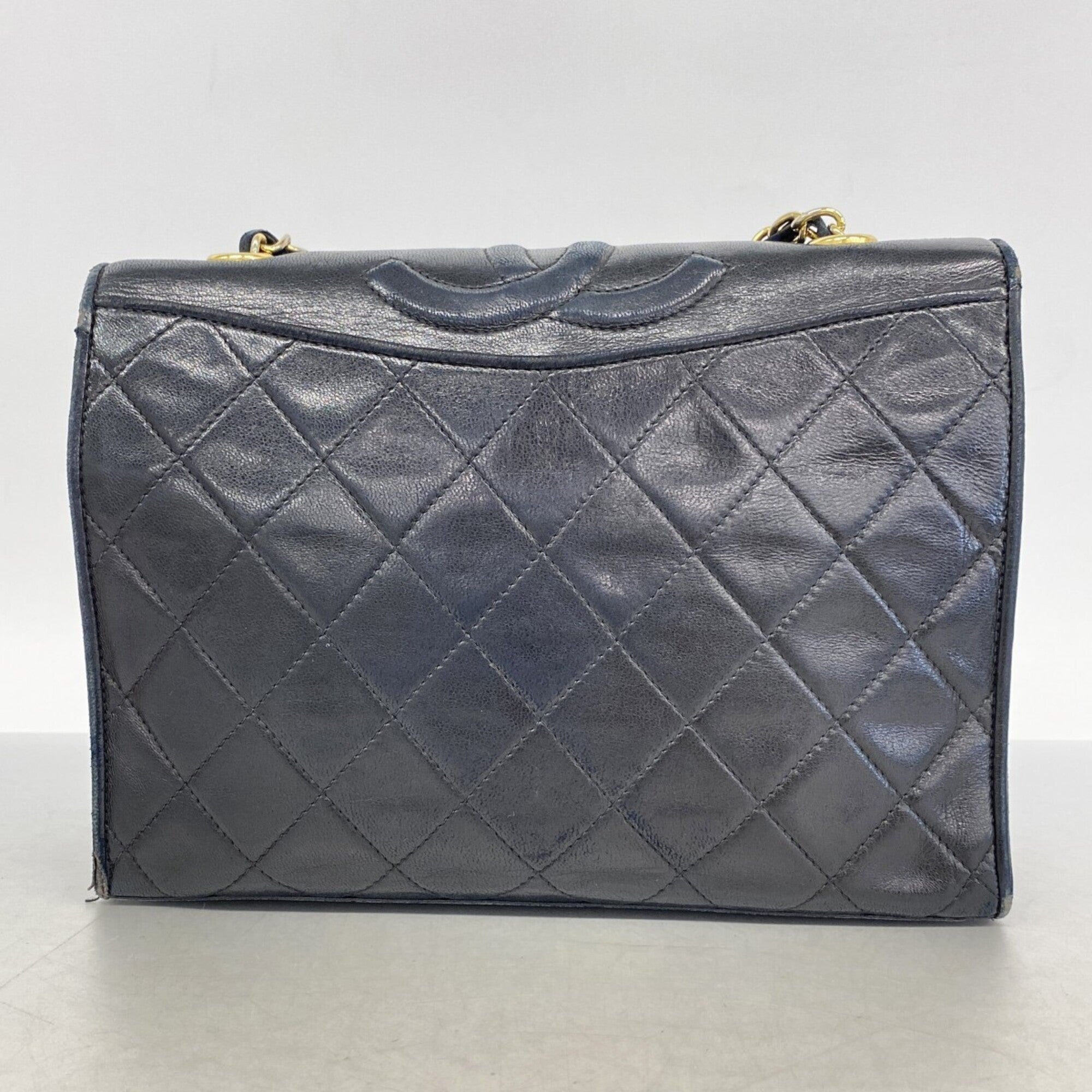 Chanel Black Leather Shoulder Bag (Pre-Owned)