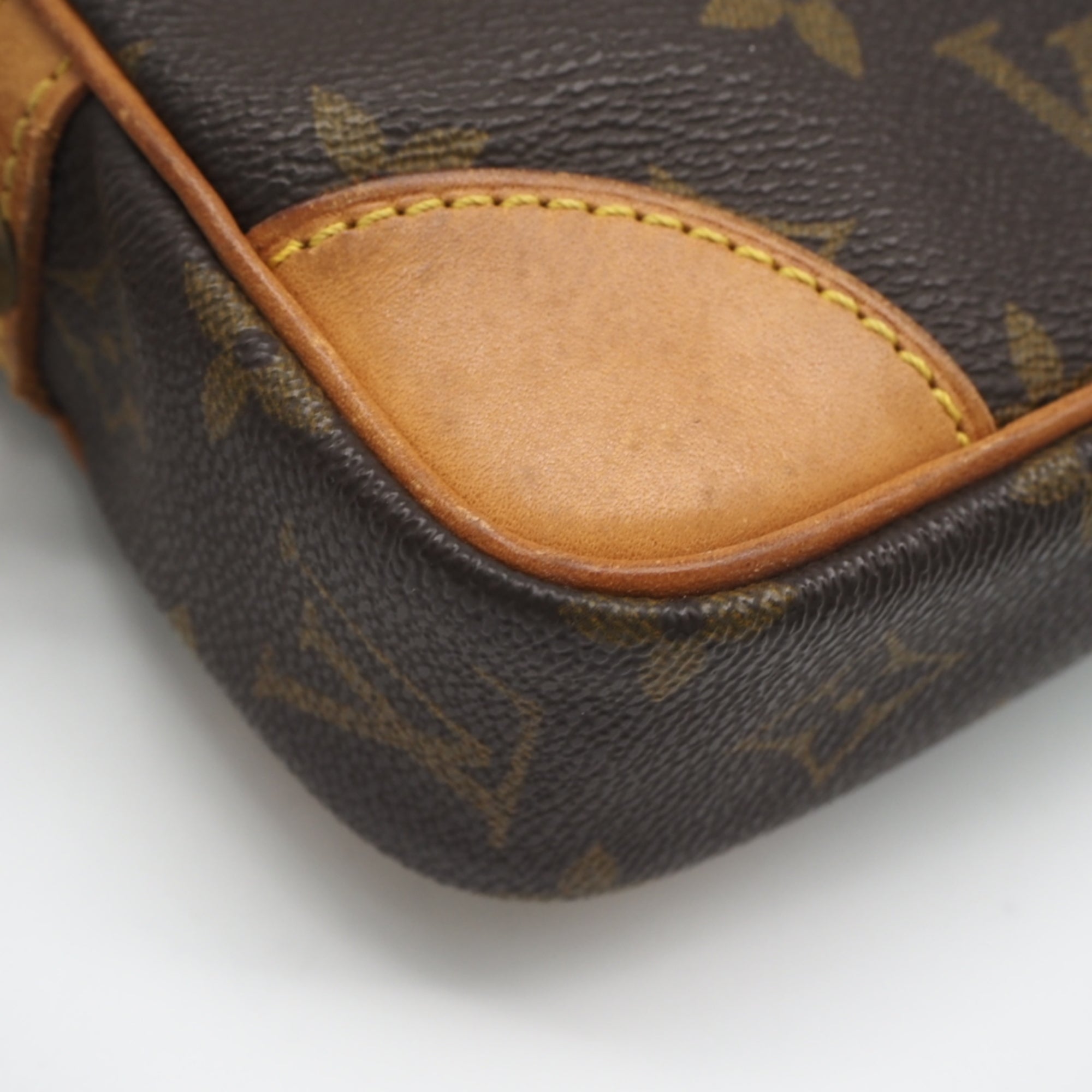 Louis Vuitton Beige Brown Coated Canvas Leather Clutch Bag (Pre-Owned)