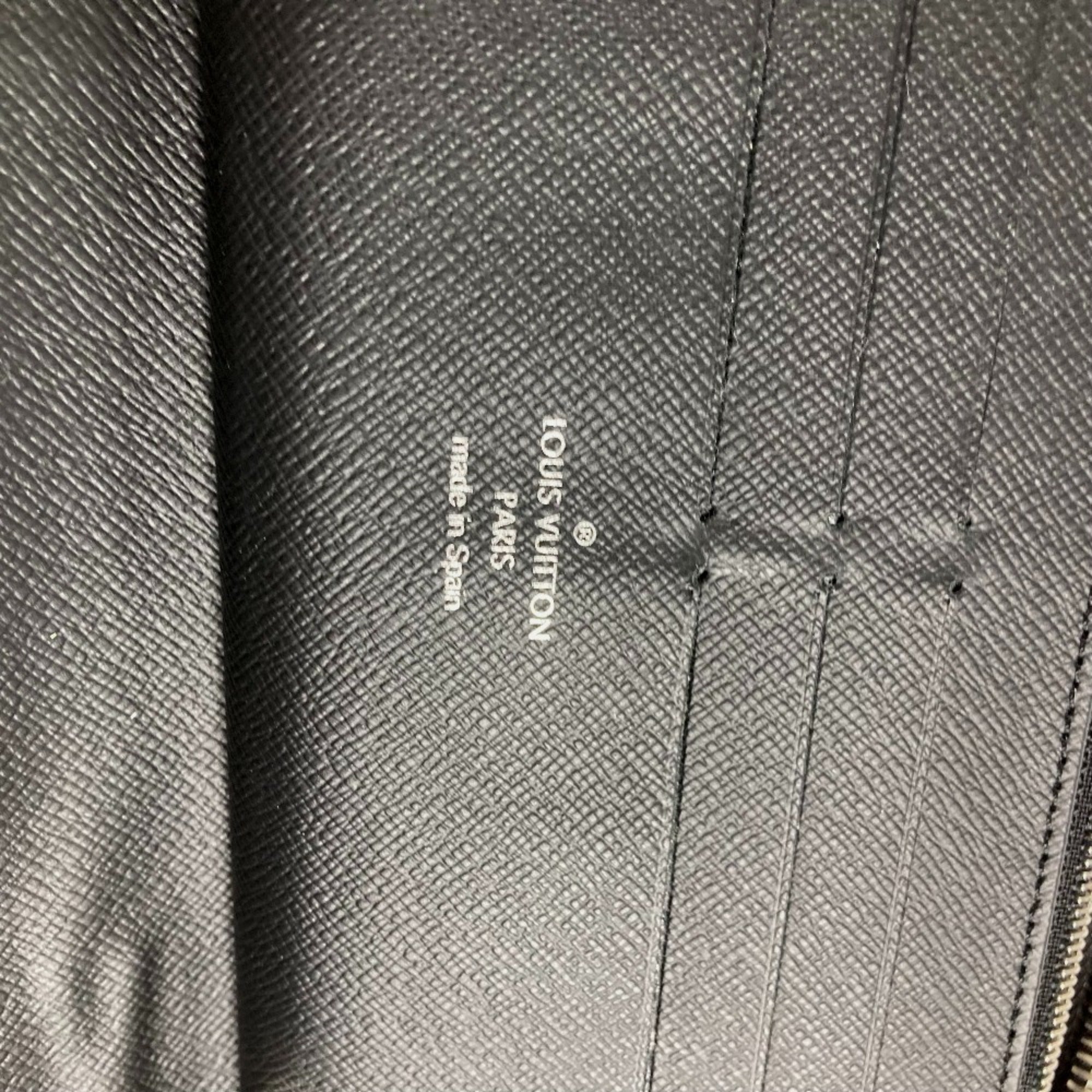 Louis Vuitton Black Taiga Leather Long Wallet (Bi-Fold) (Pre-Owned)