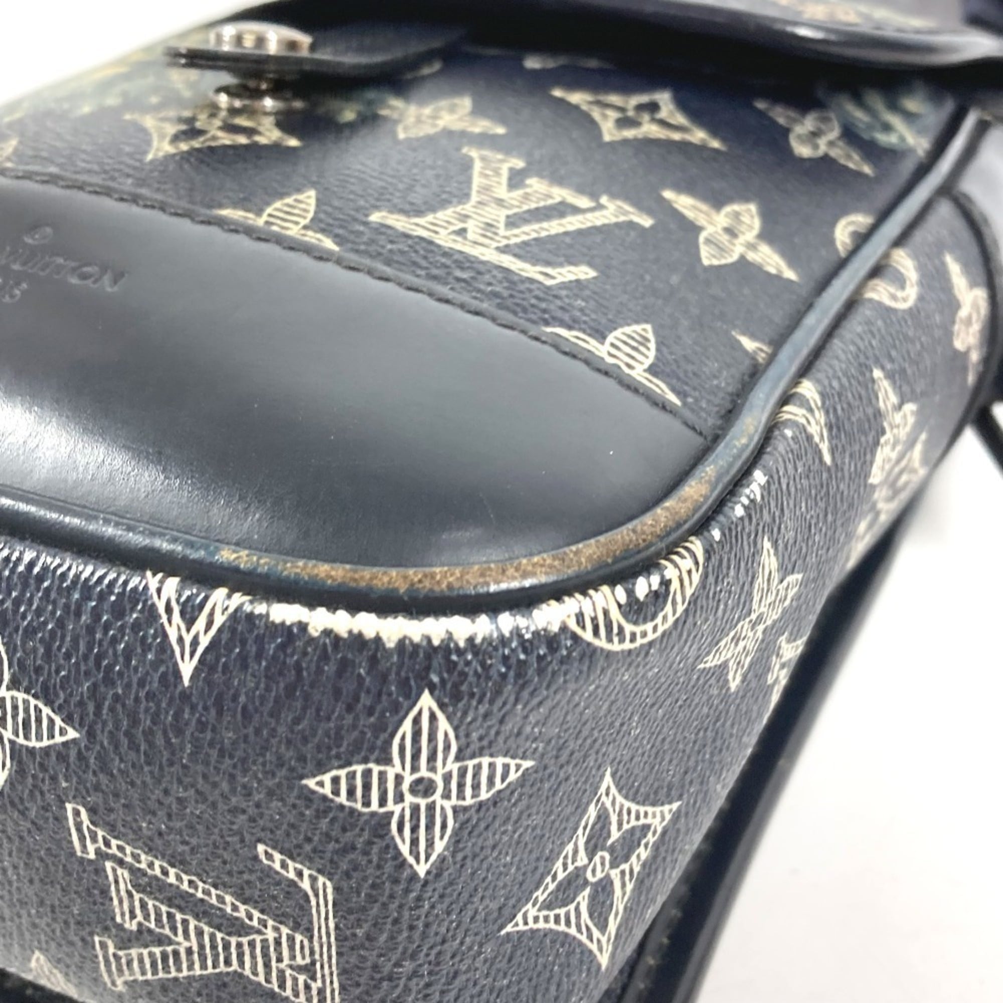 Louis Vuitton Monogram Savane Navy Pochette Shoulder Bag (Pre-Owned)