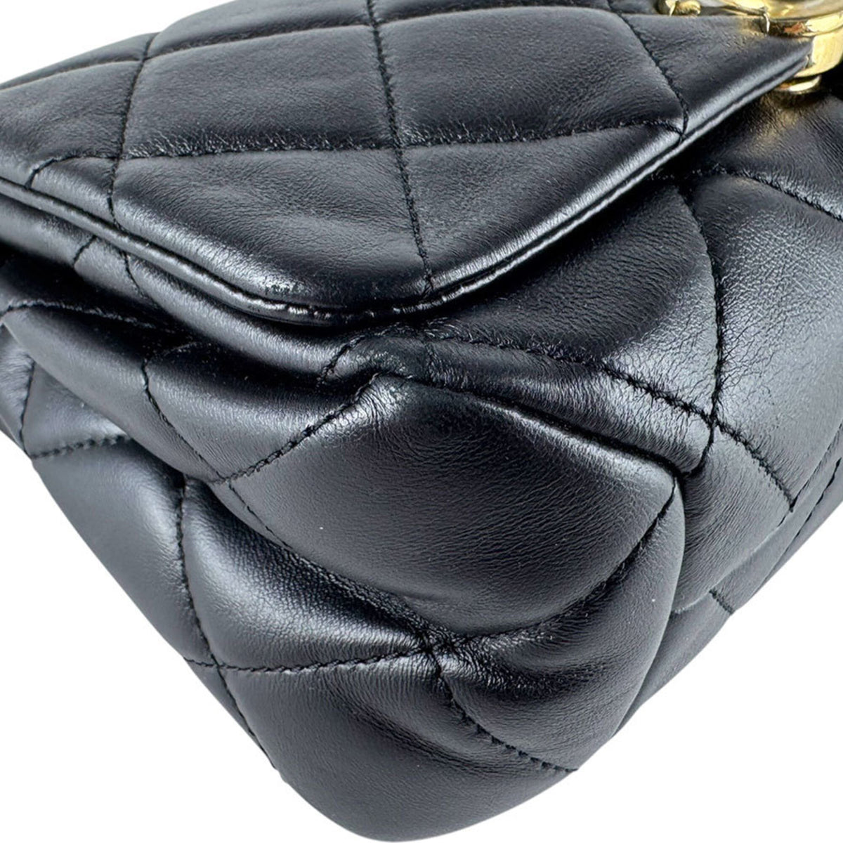 Chanel Black Leather Shoulder Bag (Pre-Owned)