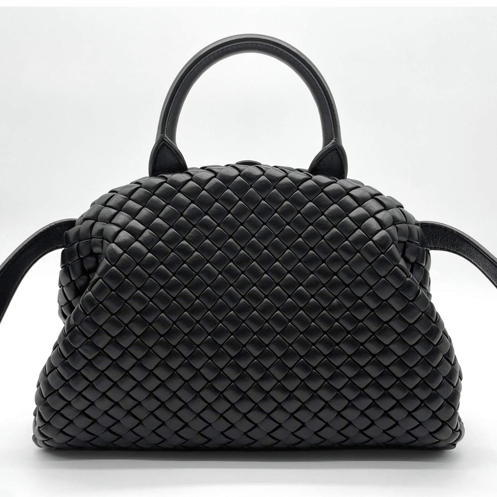 Bottega Veneta Black Leather Shoulder Bag (Pre-Owned)