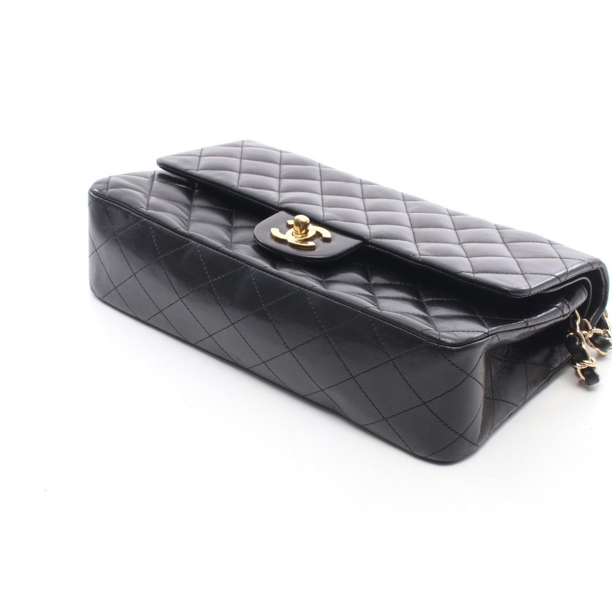 Chanel Black Leather Handbag Shoulder Bag (Pre-Owned)