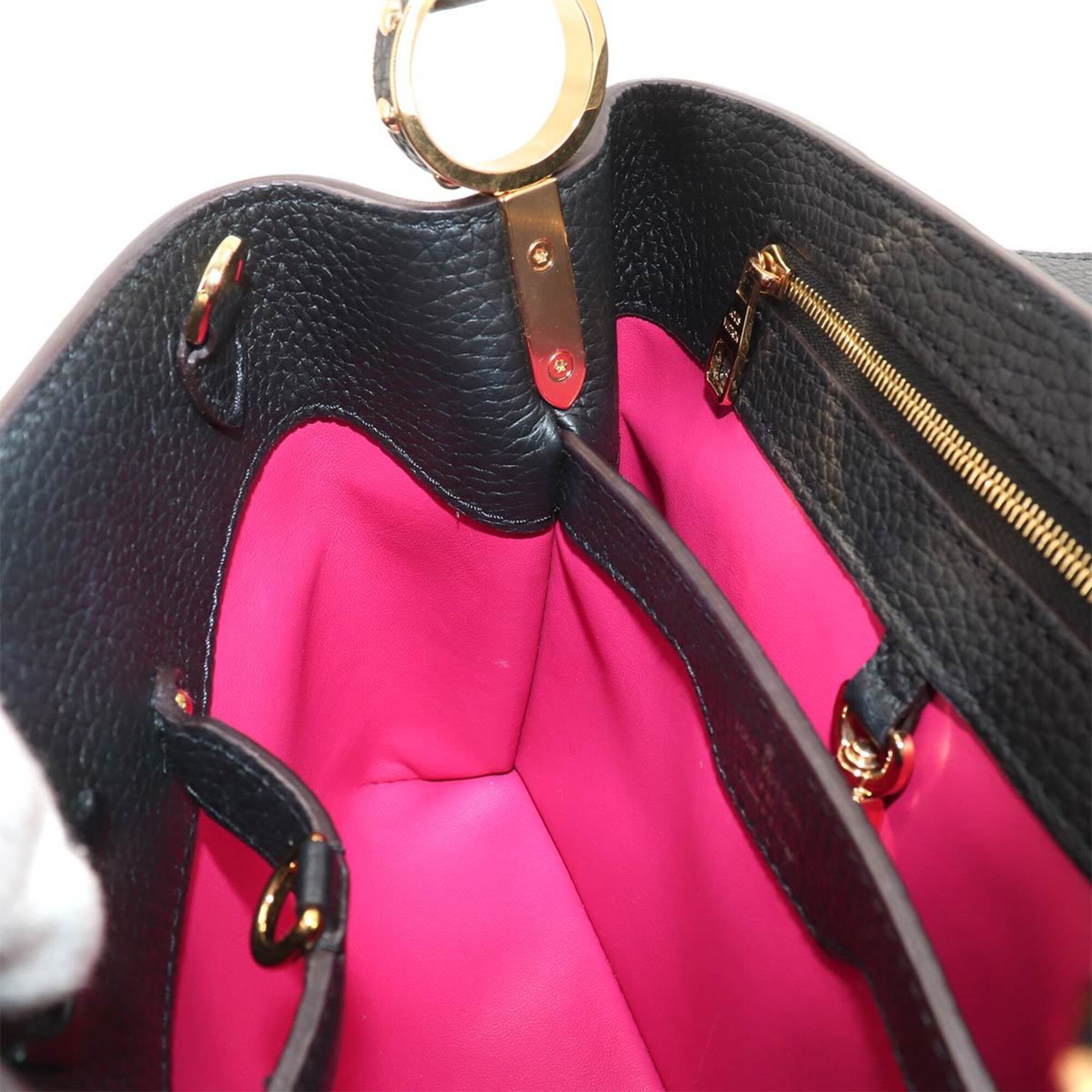 Louis Vuitton Black Leather Handbag (Pre-Owned)