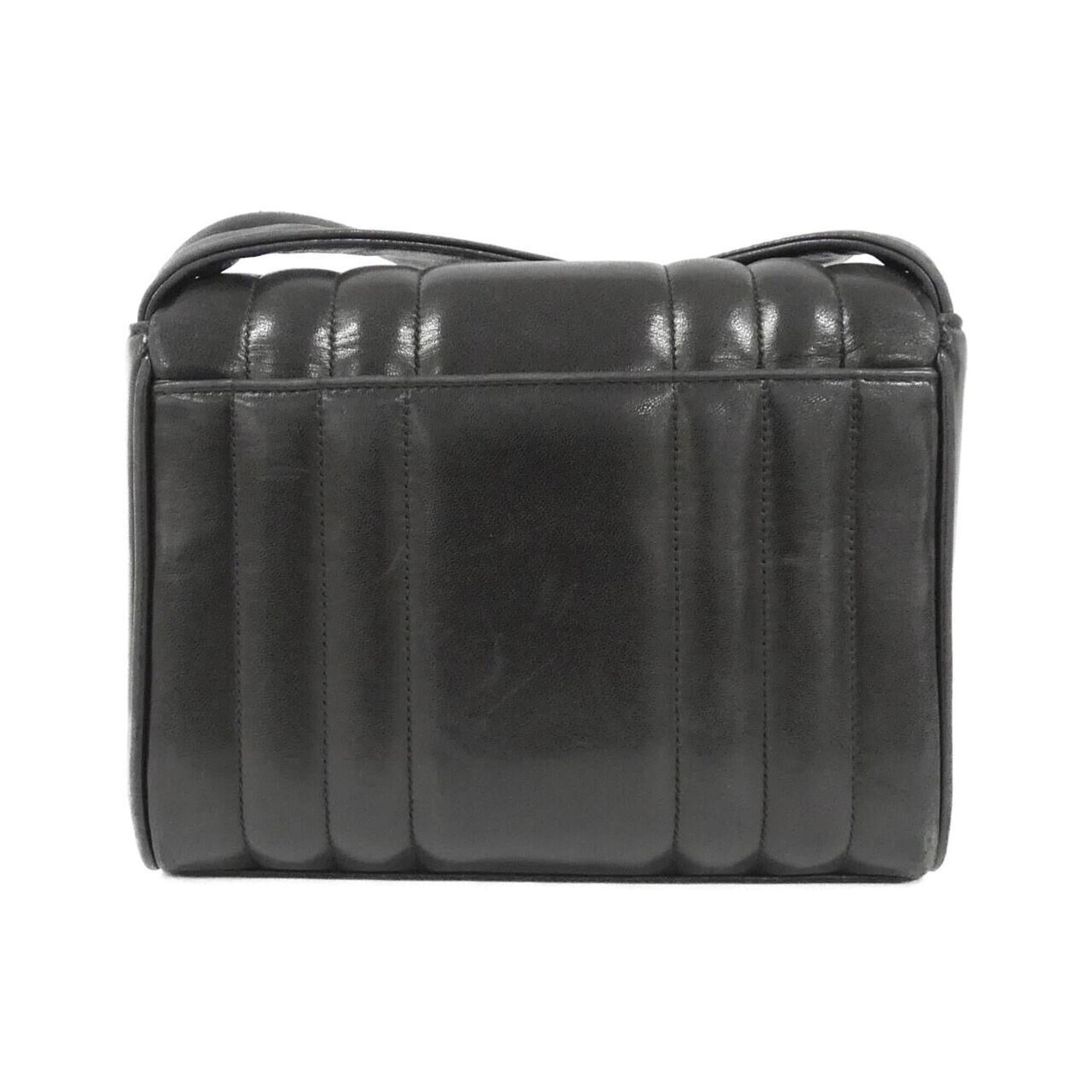 Chanel Black Leather Shoulder Bag (Pre-Owned)