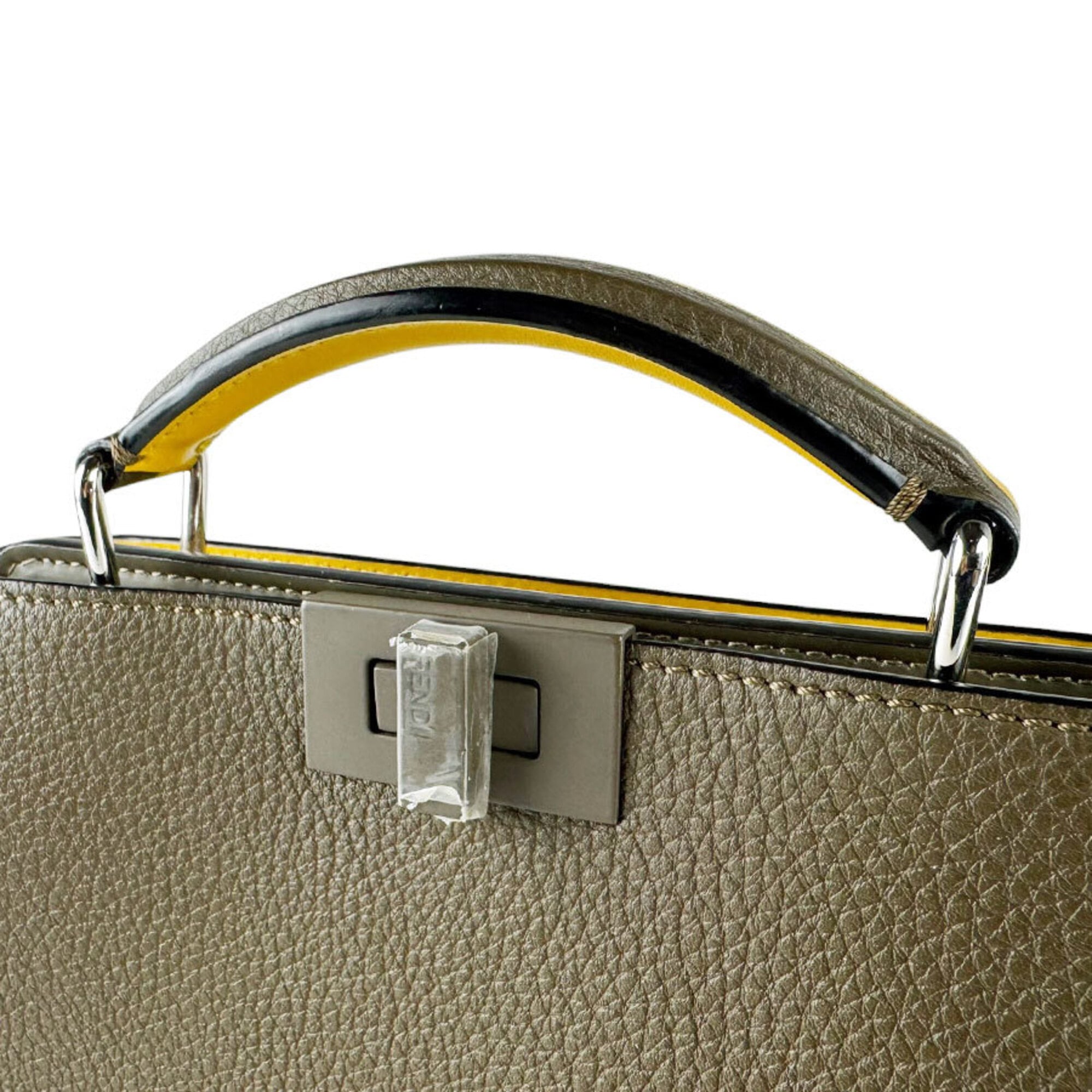 Fendi Khaki Yellow Leather Shoulder Bag (Pre-Owned)