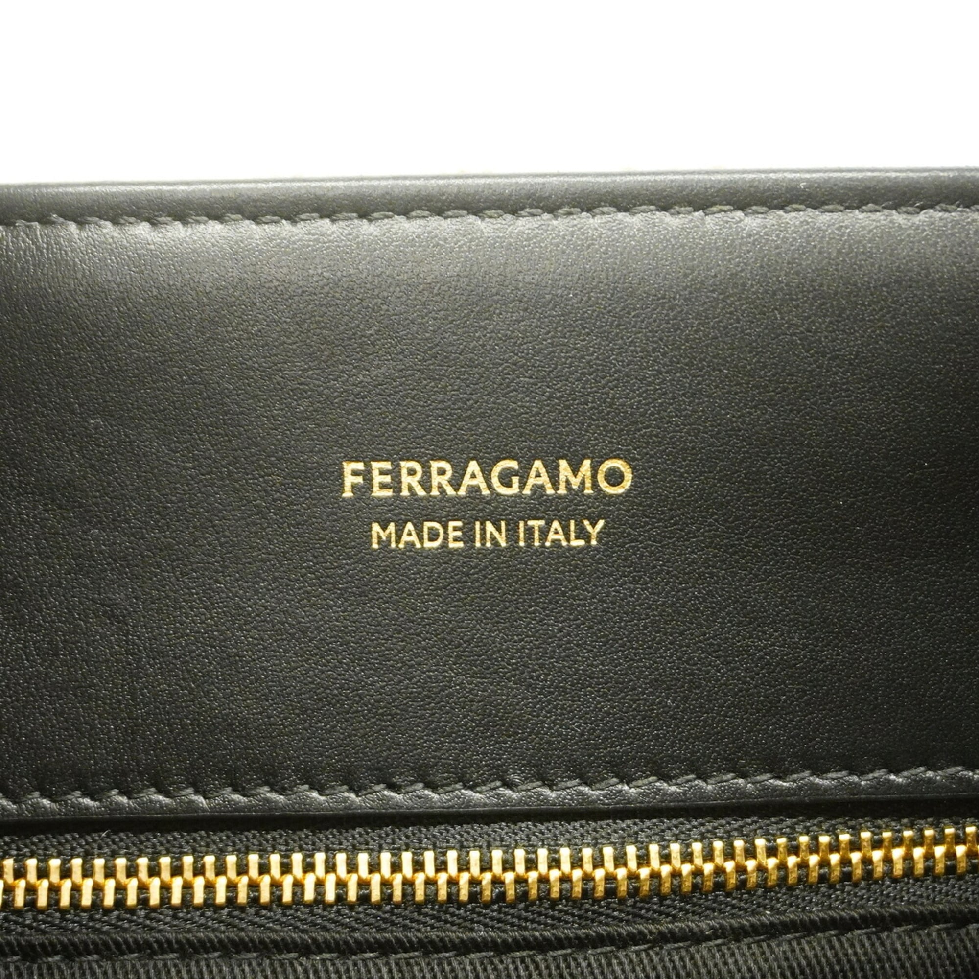 Salvatore Ferragamo Beige Black Fabric Leather Handbag (Pre-Owned)