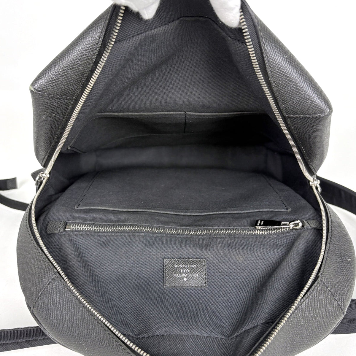 Louis Vuitton Ardoise Taiga Leather (Pre-Owned)