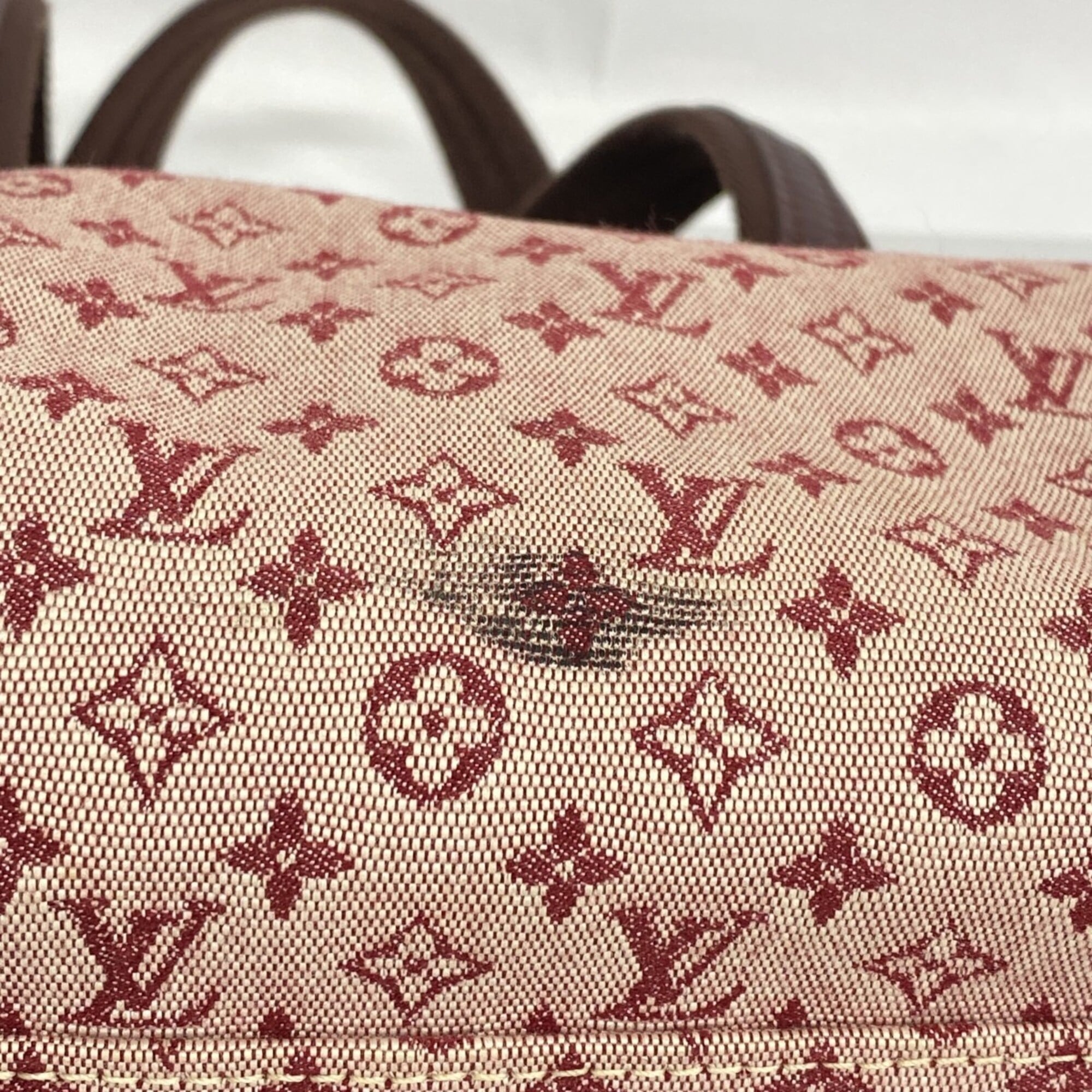 Louis Vuitton Cerise Handbag (Pre-Owned)