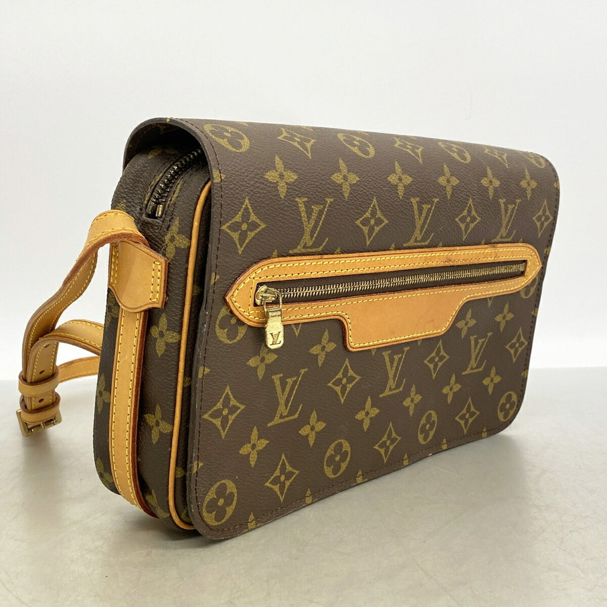 Louis Vuitton Brown Shoulder Bag (Pre-Owned)