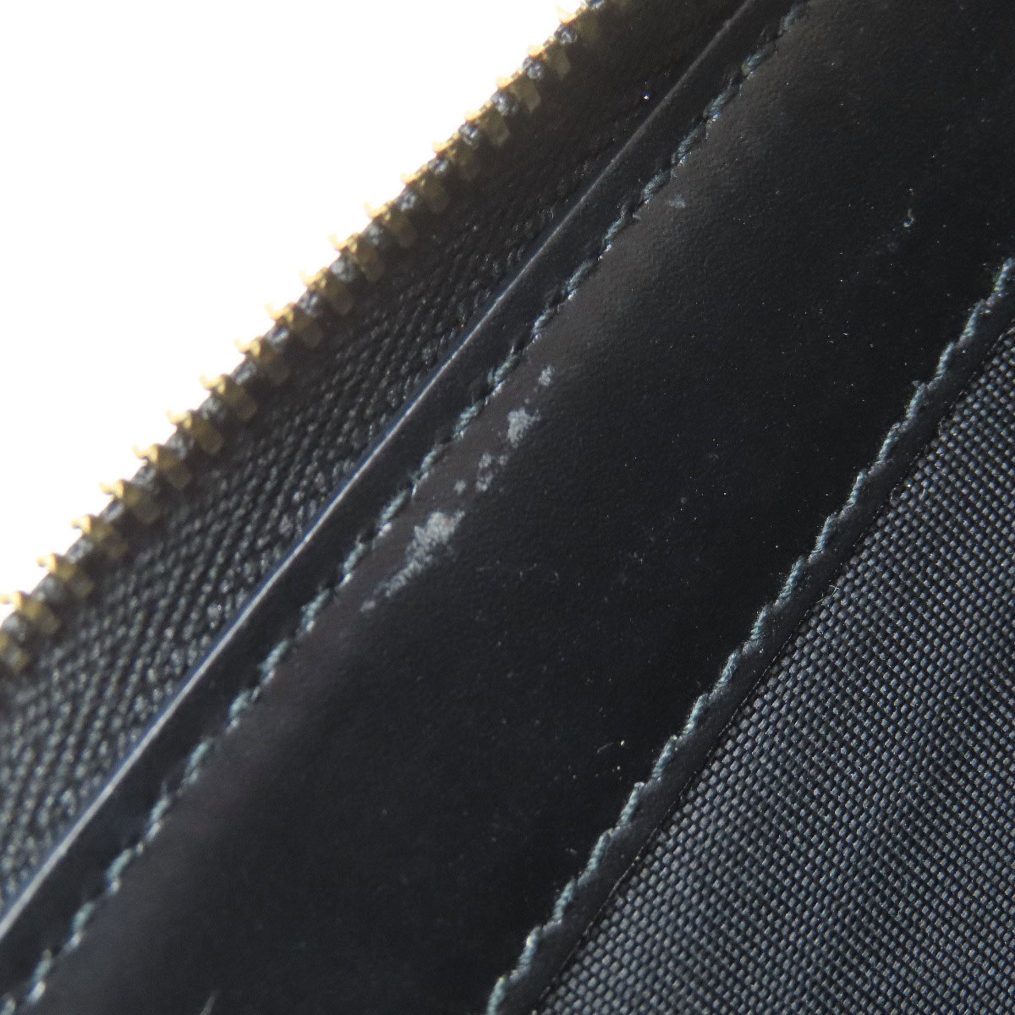 Bvlgari Black Leather Long Wallet (Bi-Fold) (Pre-Owned)