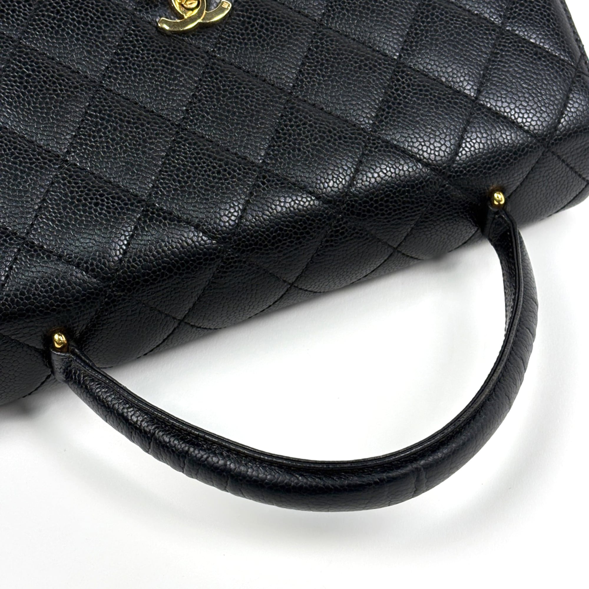 Chanel Matelasse Black Grained Calfskin Handbag (Pre-Owned)