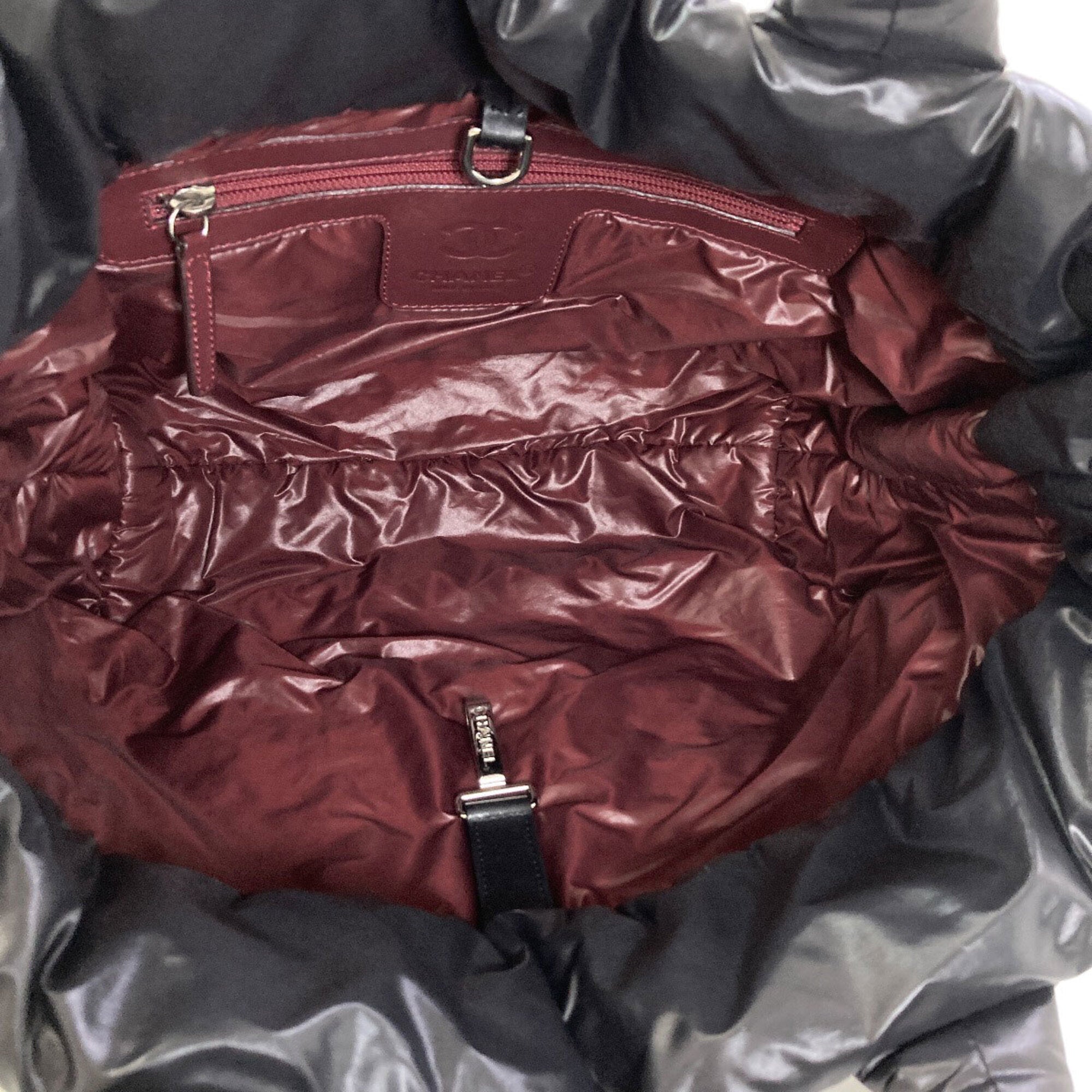 Chanel Black Nylon Handbag (Pre-Owned)