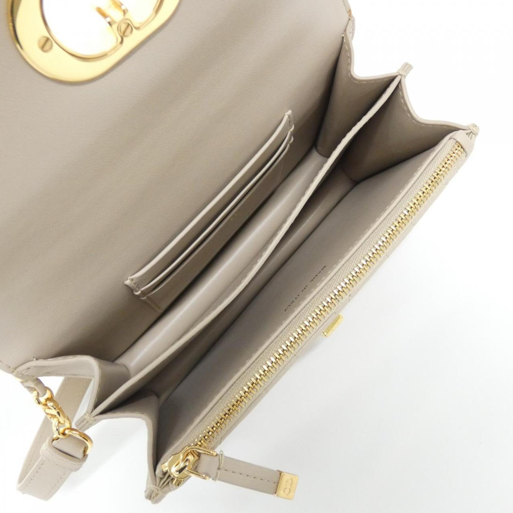 Christian Dior Beige Leather Handbag (Pre-Owned)