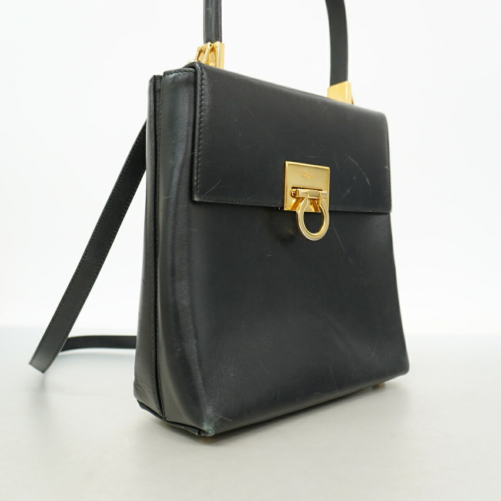 Salvatore Ferragamo Black Leather Handbag (Pre-Owned)