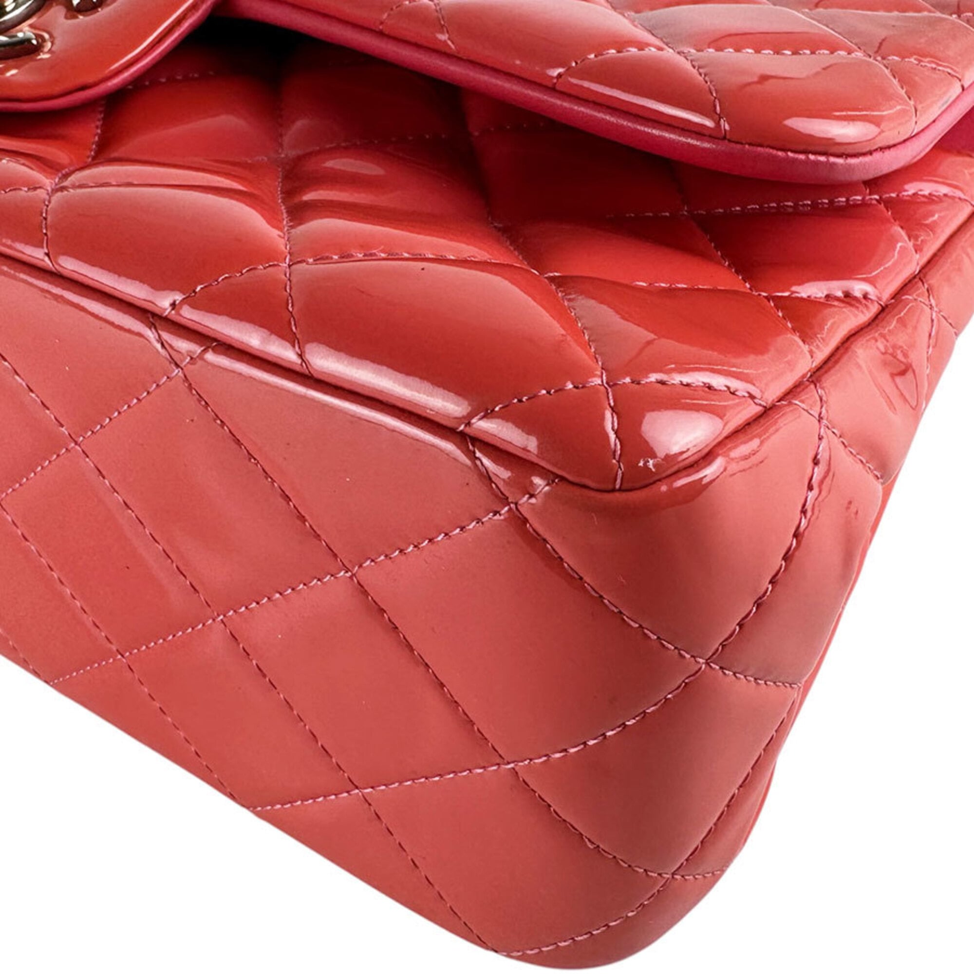 Chanel Coral Pink Patent Leather Shoulder Bag (Pre-Owned)