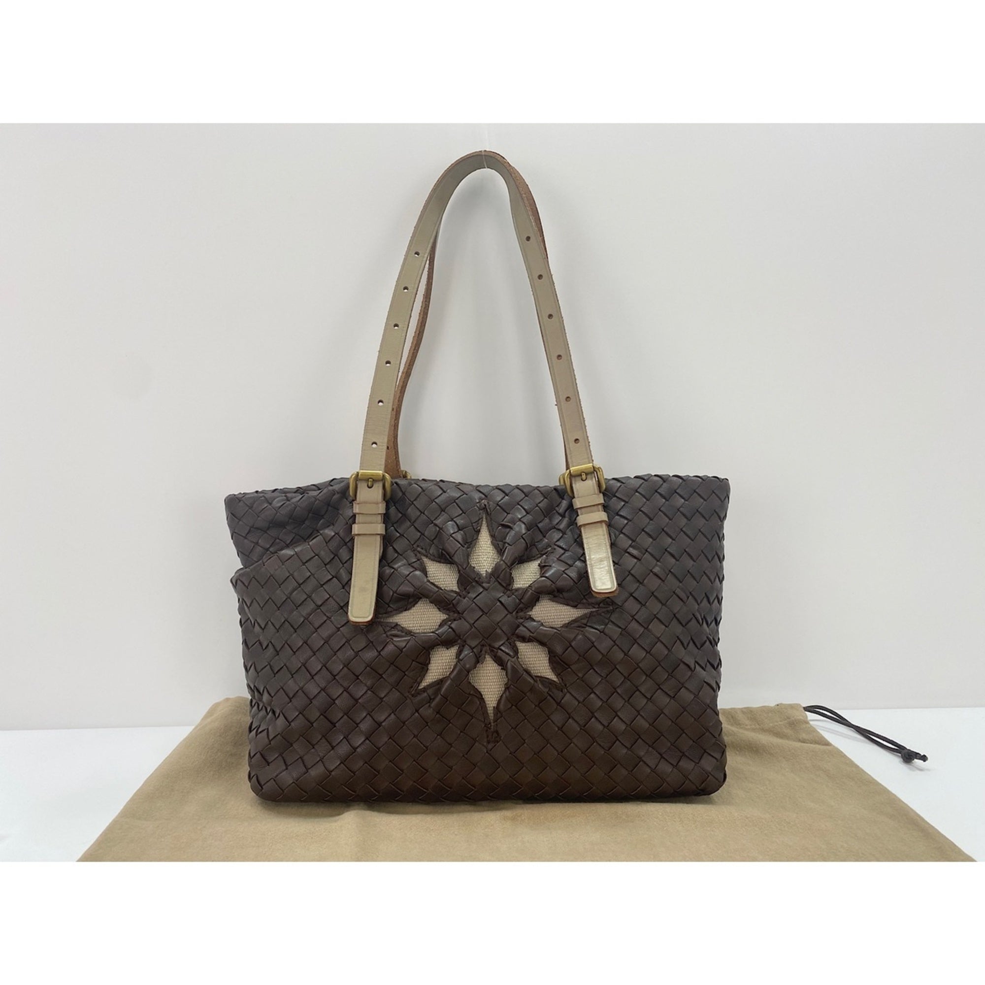 Bottega Veneta Brown Shoulder Bag (Pre-Owned)
