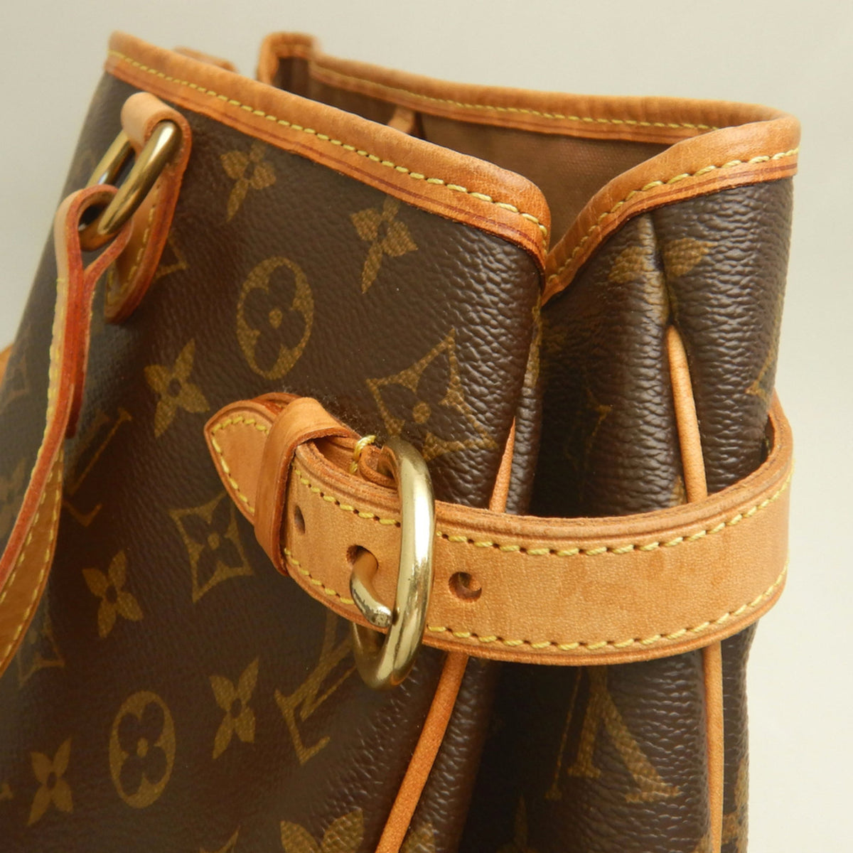 Louis Vuitton Brown Monogram Monogram Shoulder Bag (Pre-Owned)