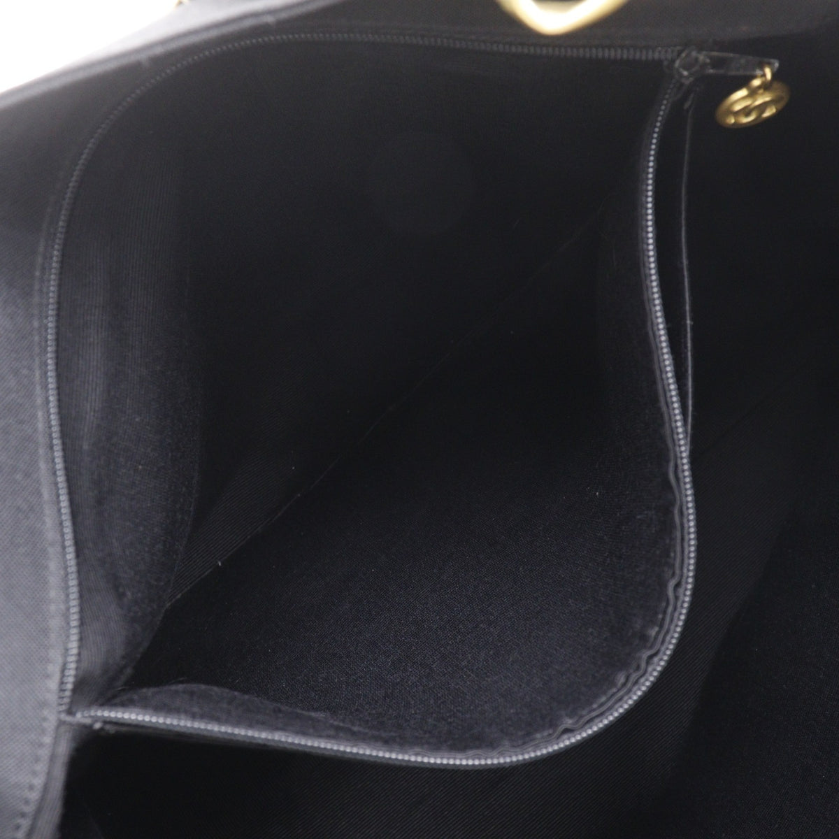 Chanel Black Nylon Tote Bag (Pre-Owned)