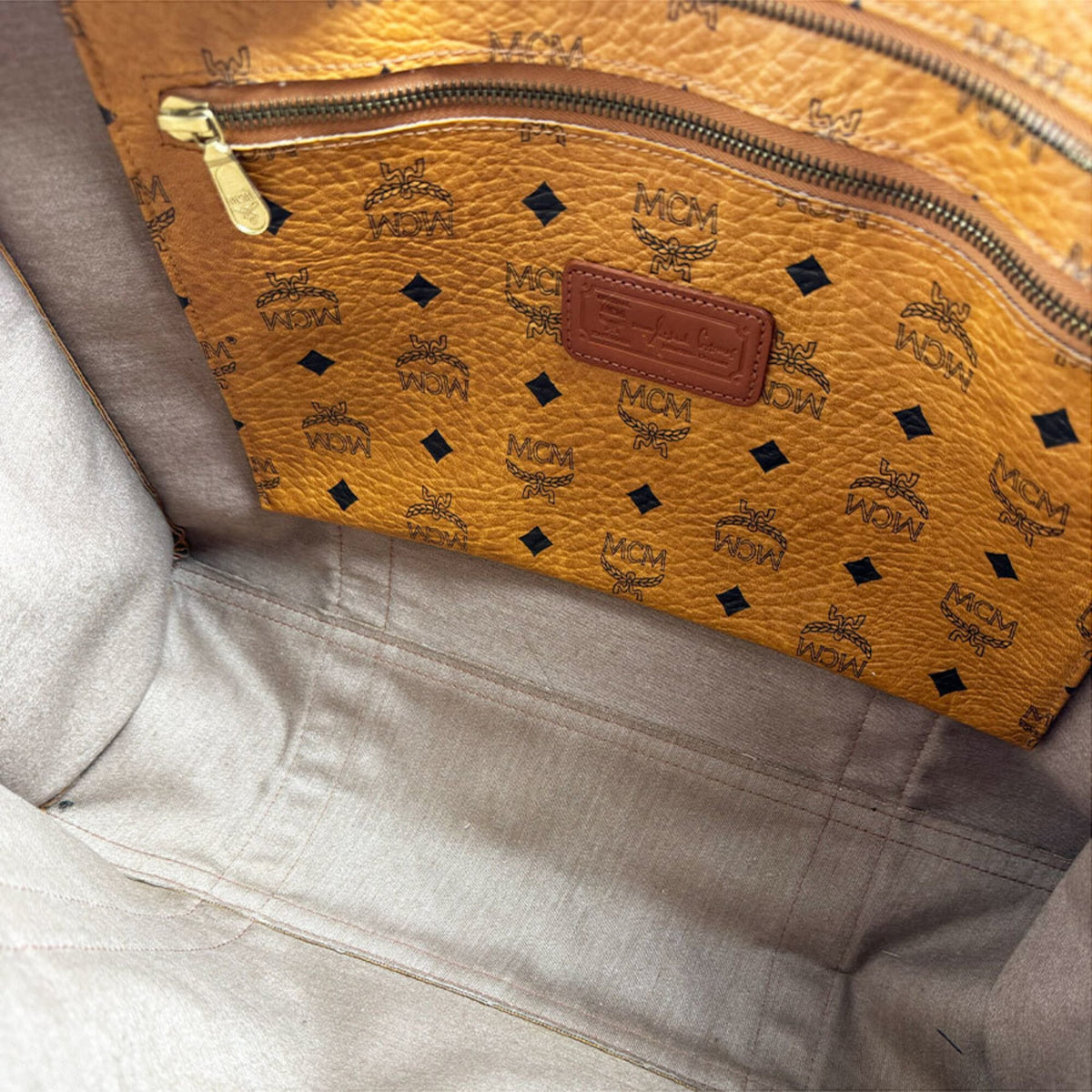 Mcm Black Brown Leather Shoulder Bag (Pre-Owned)