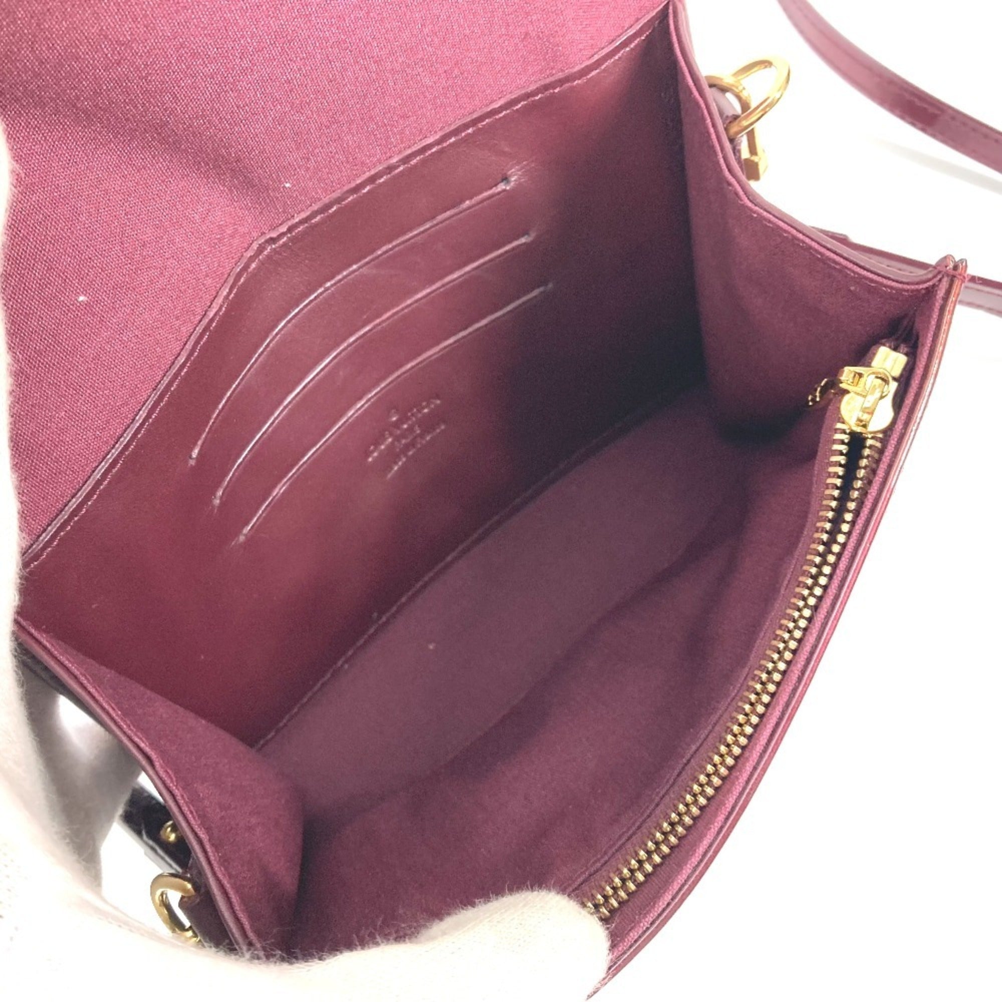 Louis Vuitton Monogram Vernis Purple Rouge Fauviste Monogram Vernis Clutch Bag Shoulder Bag (Pre-Owned)