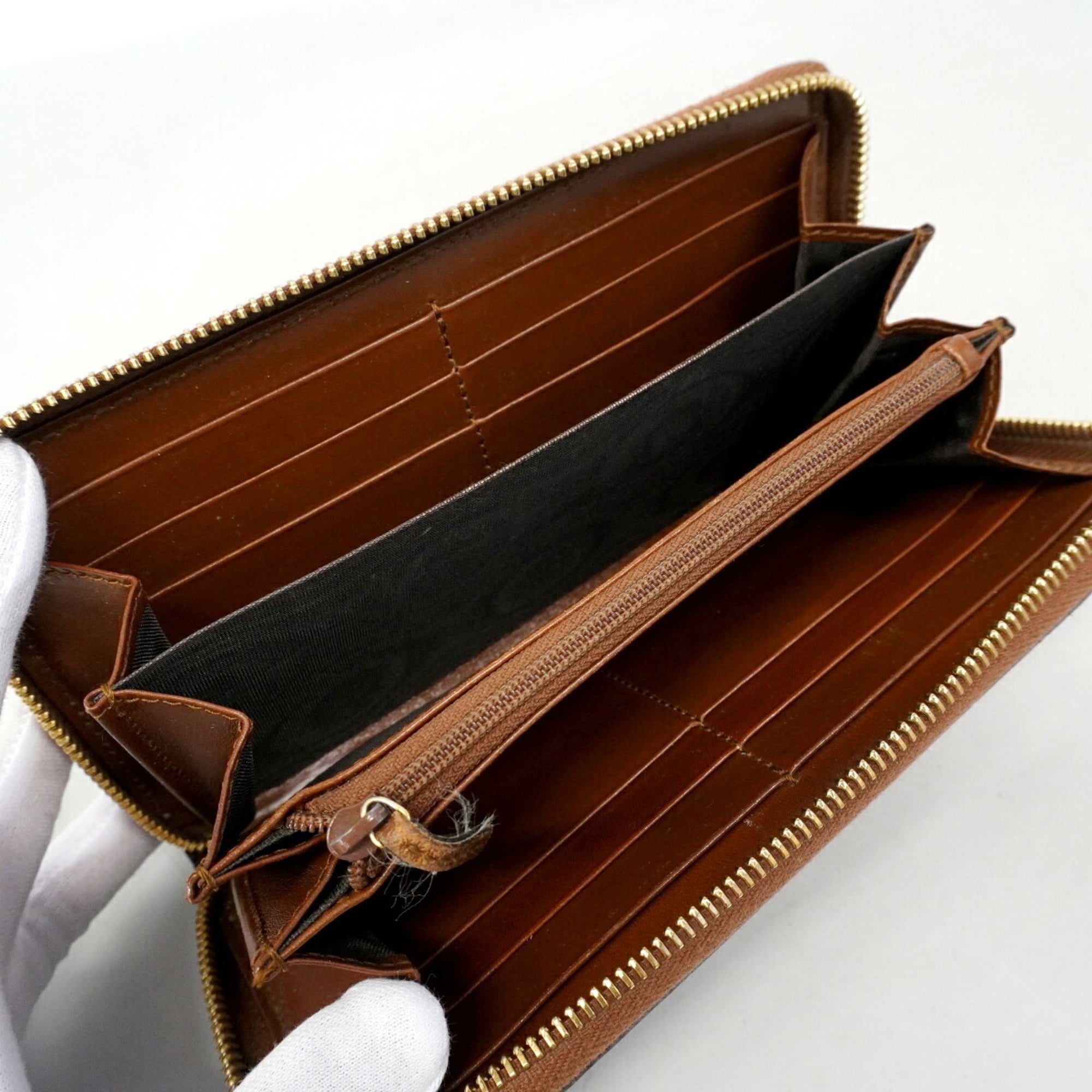 Gucci Brown Pvc Long Wallet (Bi-Fold) (Pre-Owned)