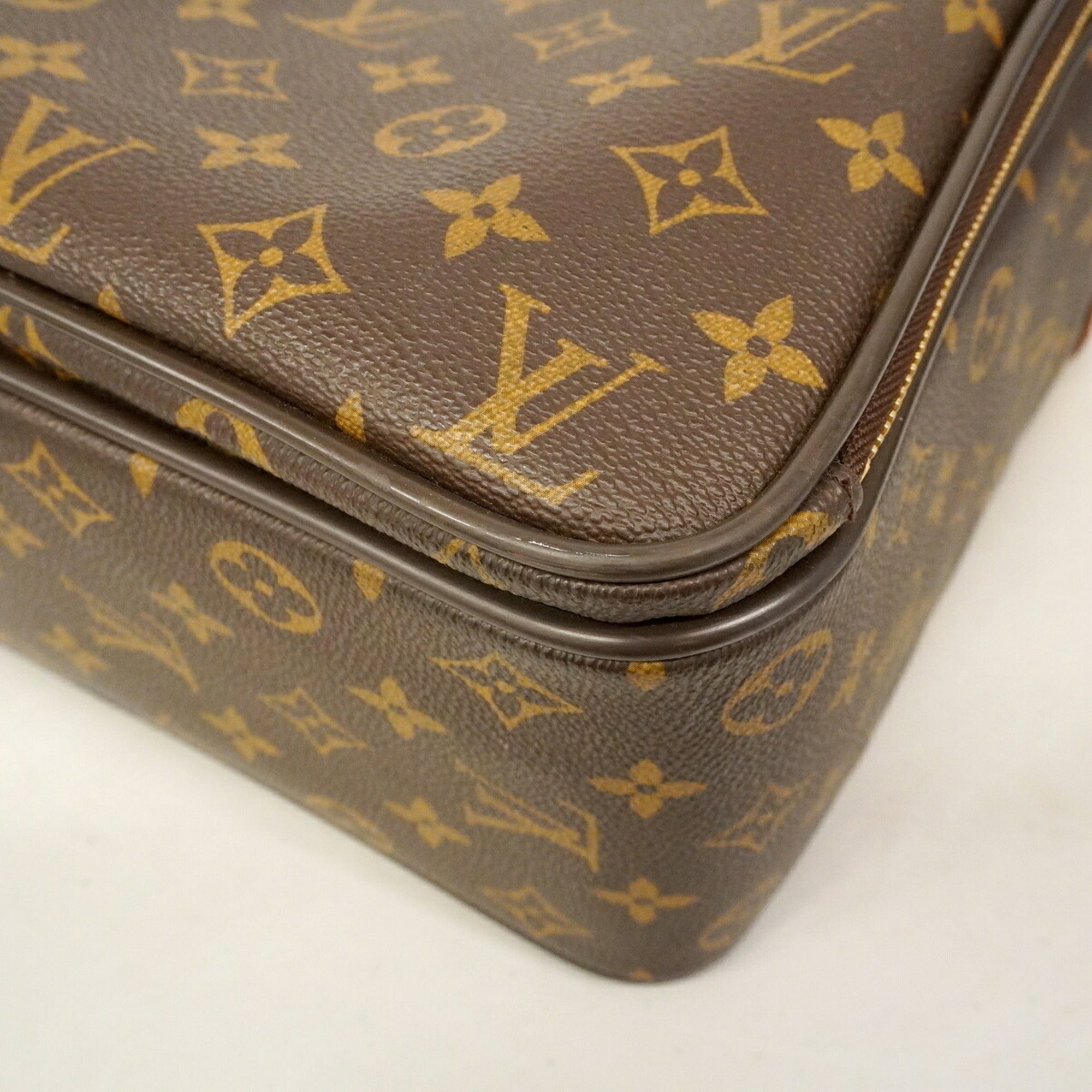 Louis Vuitton Brown Briefcase (Pre-Owned)
