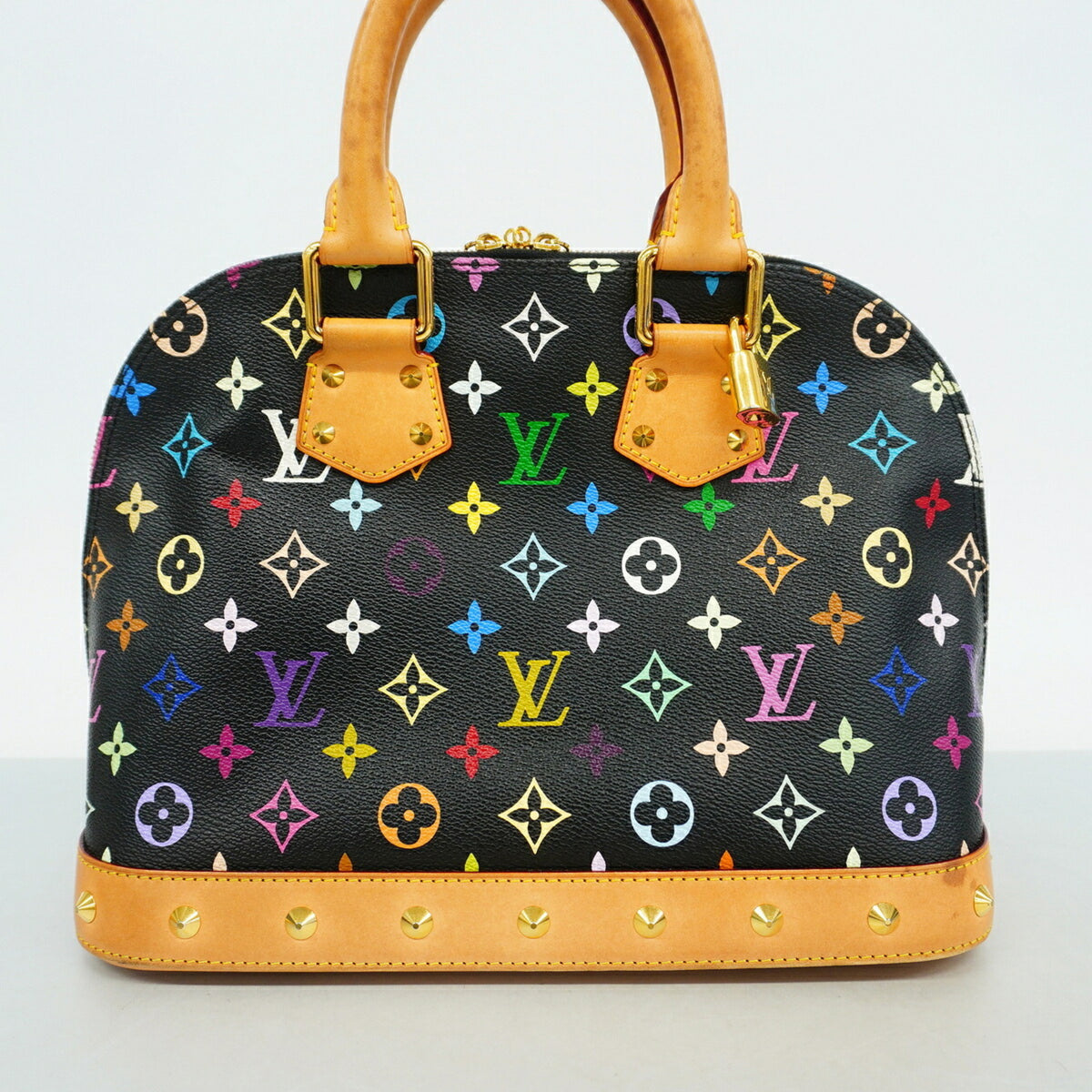 Louis Vuitton Noir Handbag (Pre-Owned)