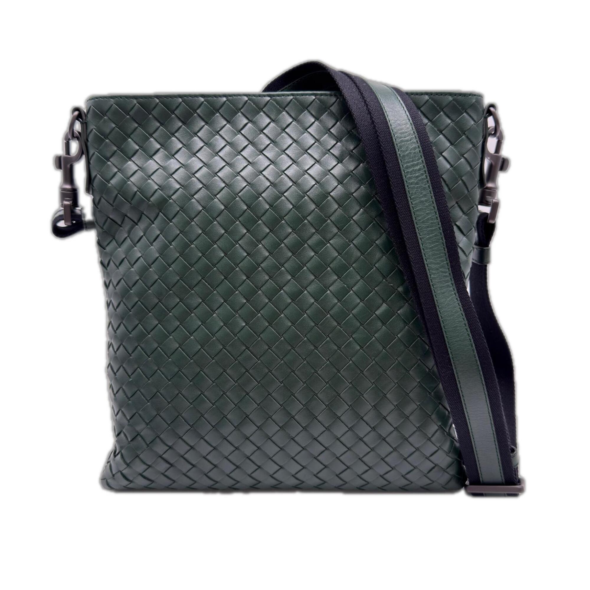 Bottega Veneta Intrecciato Black Green Leather Shoulder Bag (Pre-Owned)
