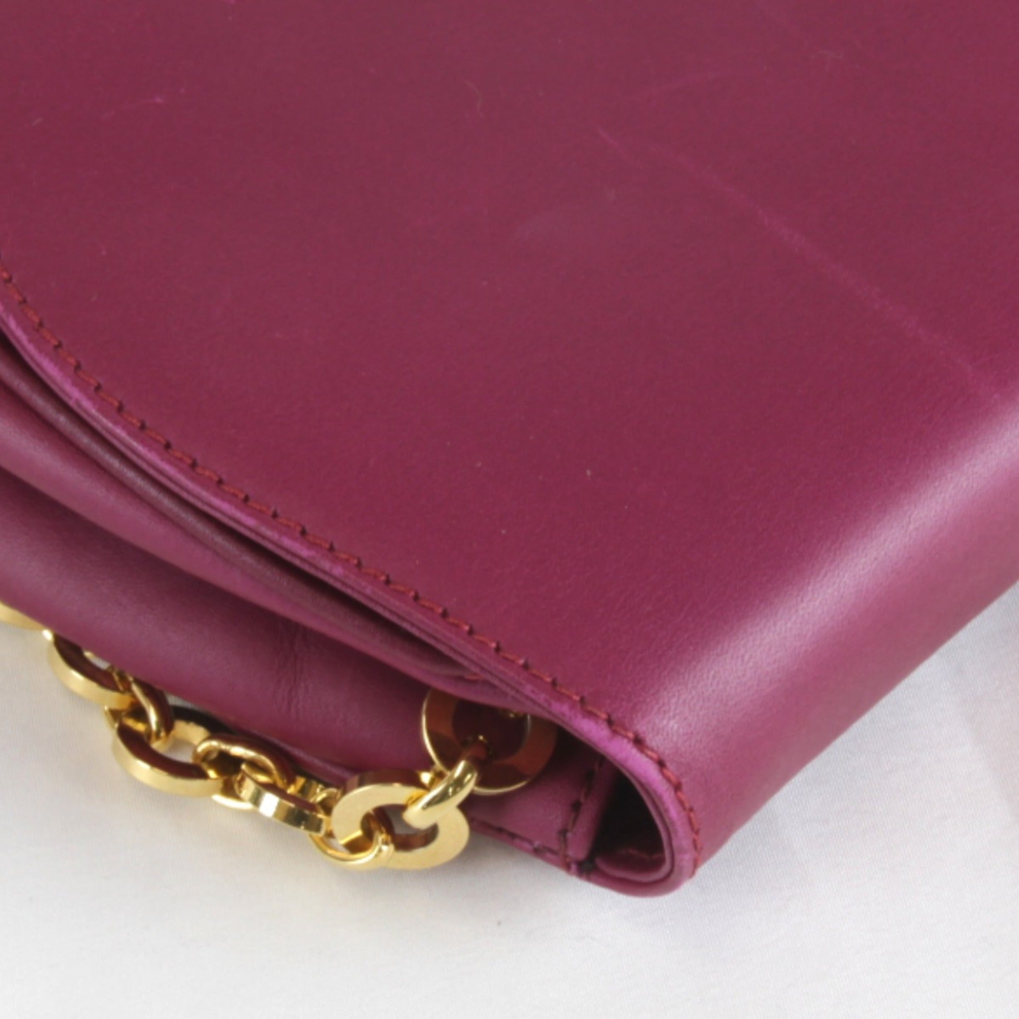 Salvatore Ferragamo Gancini Purple Leather Shoulder Bag (Pre-Owned)