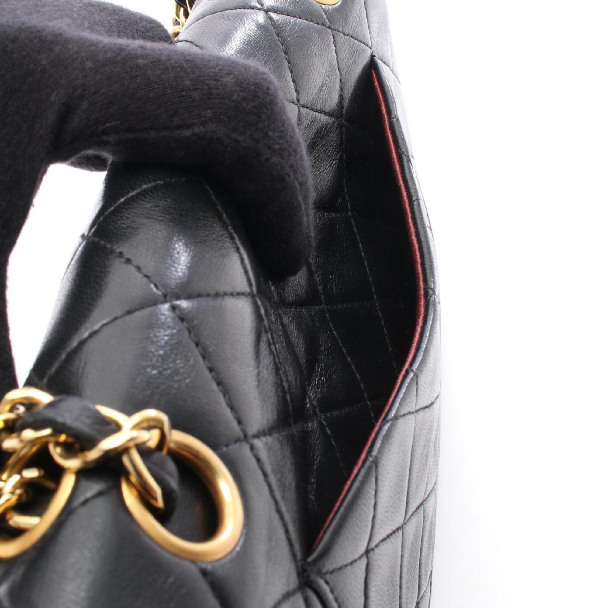 Chanel Black Leather Handbag Shoulder Bag (Pre-Owned)