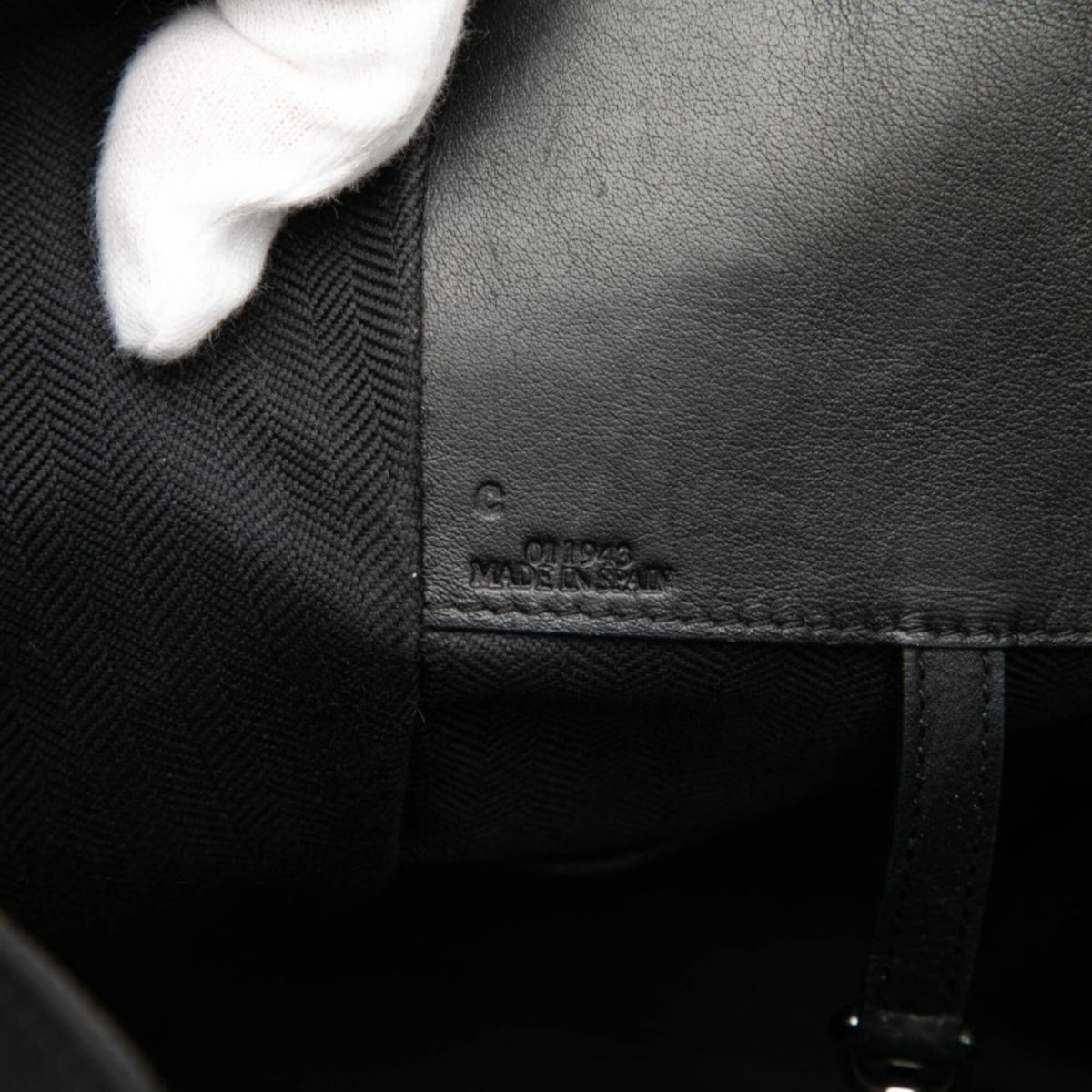 Loewe Black Leather Handbag Shoulder Bag (Pre-Owned)