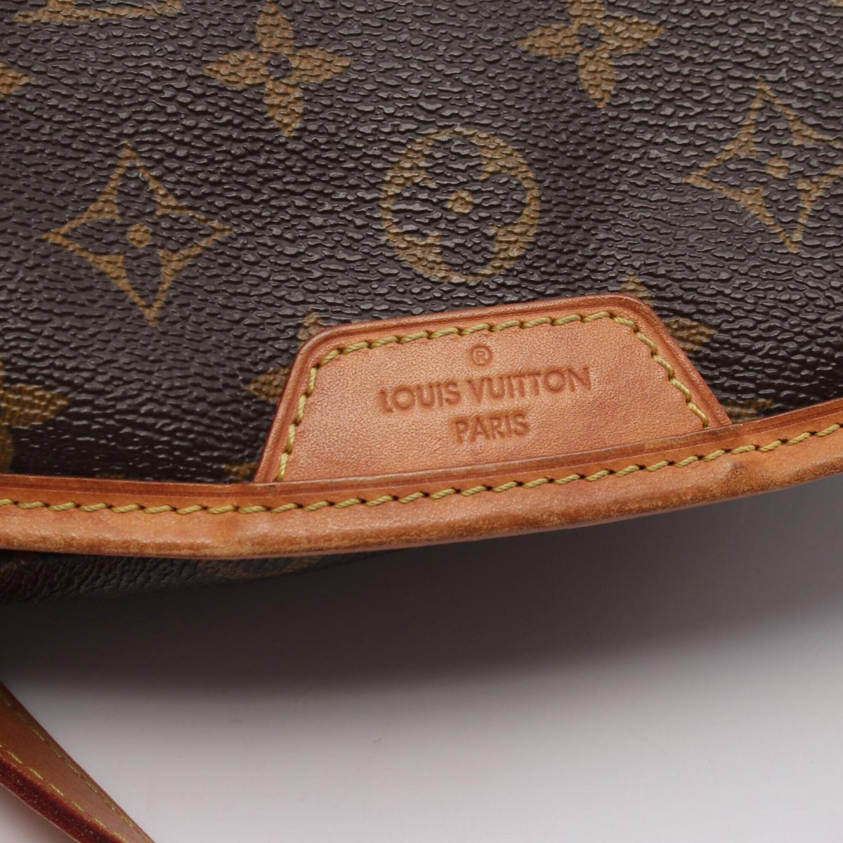 Louis Vuitton Brown Coated Canvas Leather Handbag Shoulder Bag (Pre-Owned)