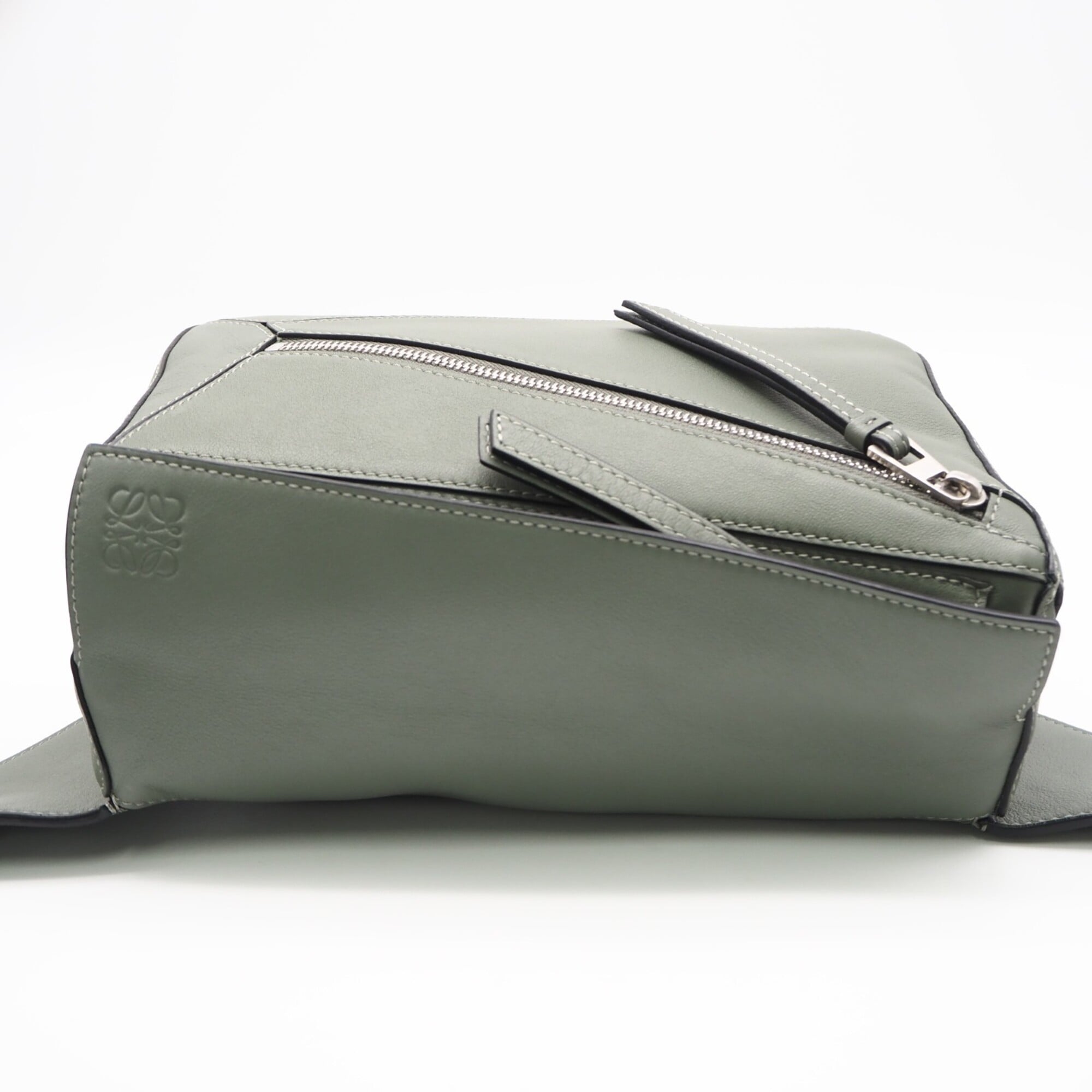 Loewe Puzzle Green Leather Sling Bag (Pre-Owned)