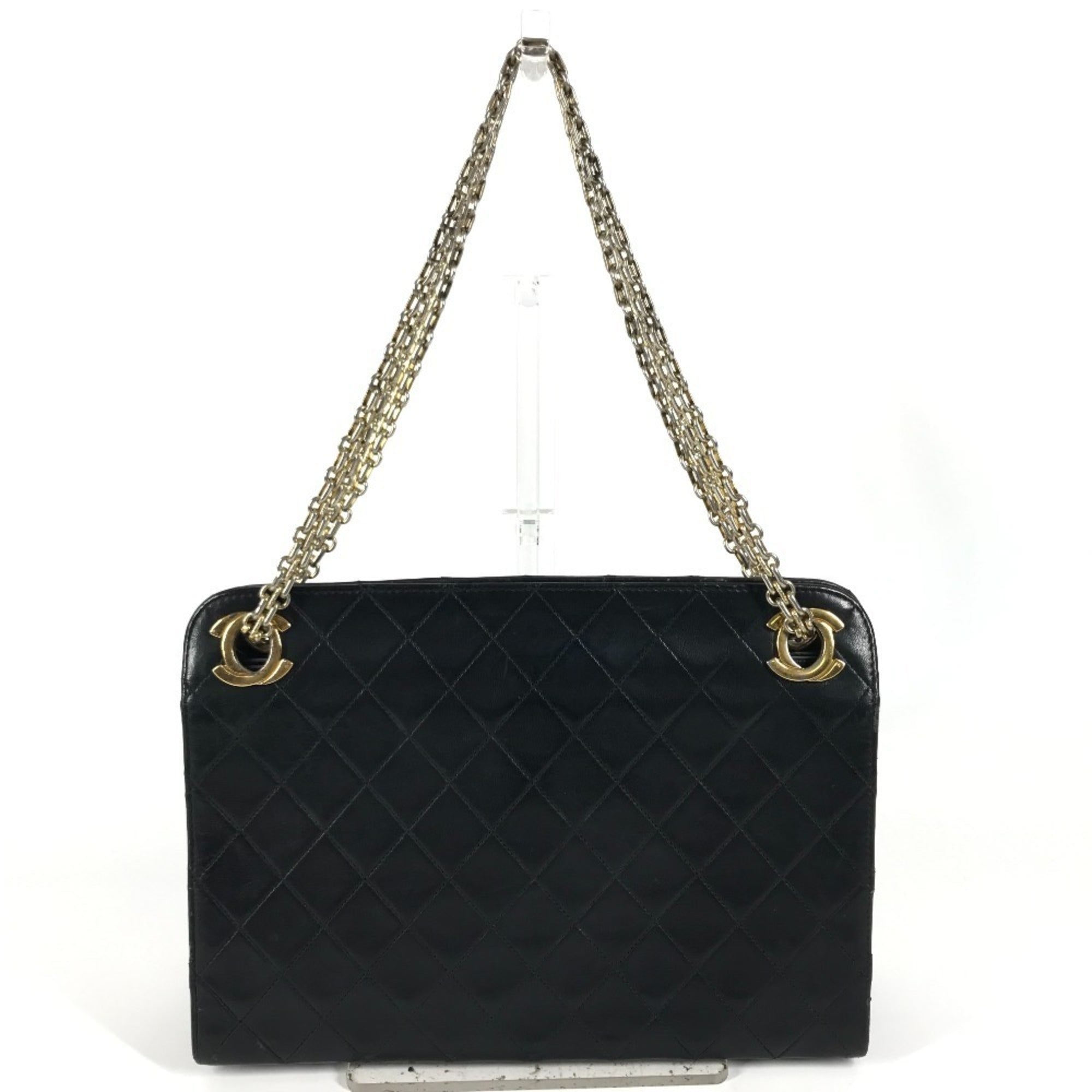 Chanel Matelasse Black Leather Shoulder Bag (Pre-Owned)