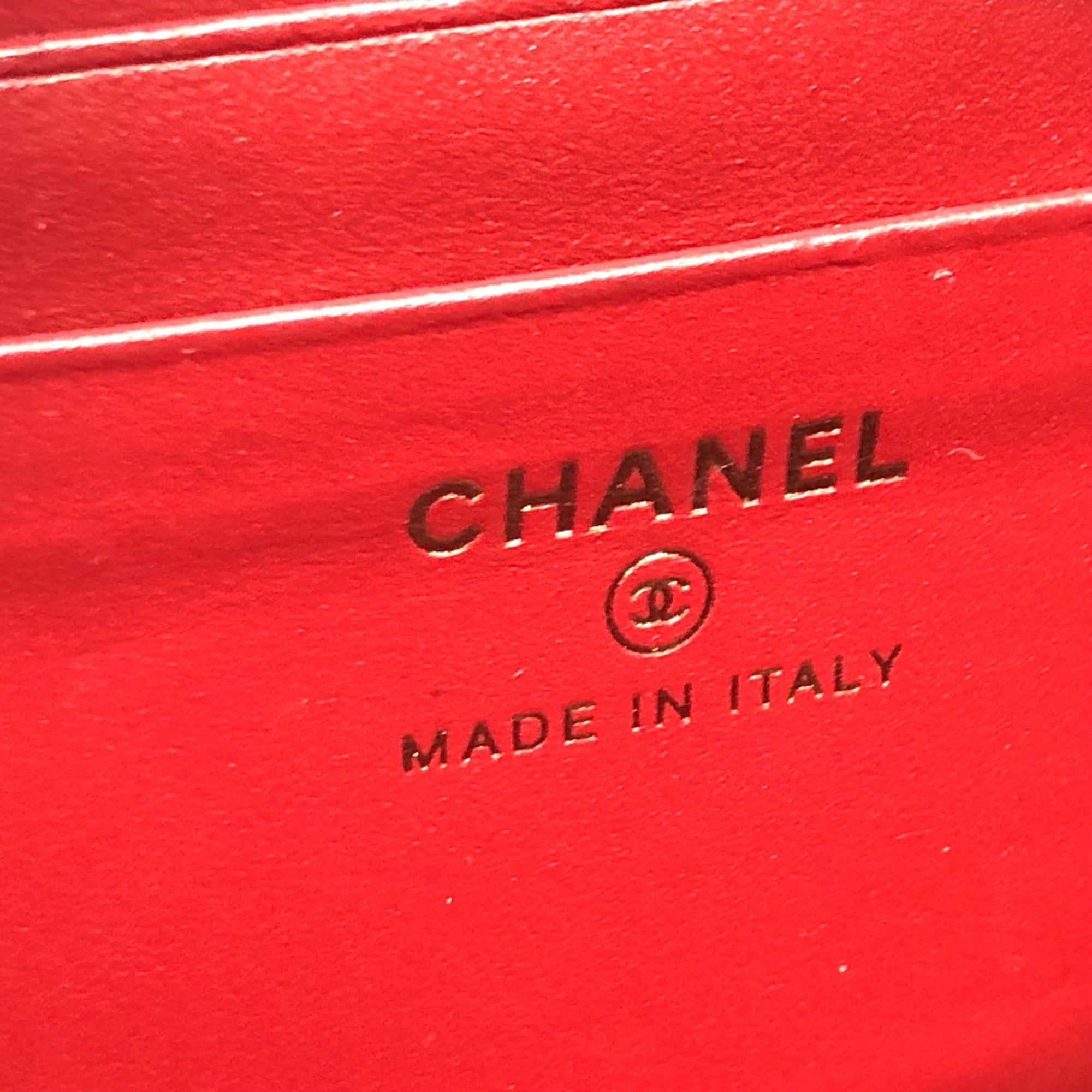 Chanel Red Leather Shoulder Bag (Pre-Owned)