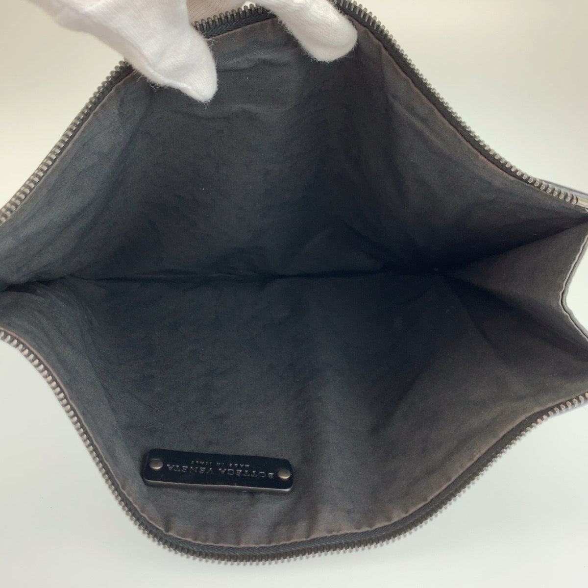Bottega Veneta Black Leather Clutch Bag (Pre-Owned)