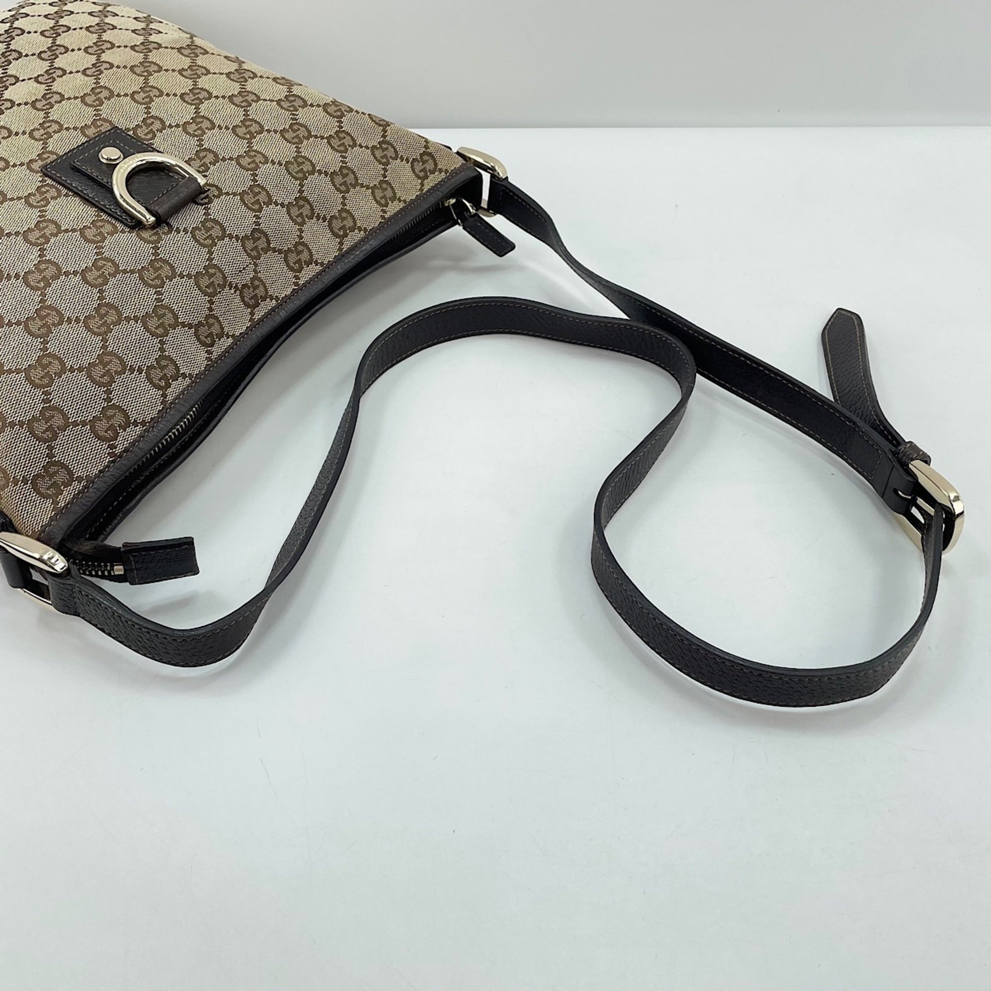 Gucci Beige Shoulder Bag (Pre-Owned)
