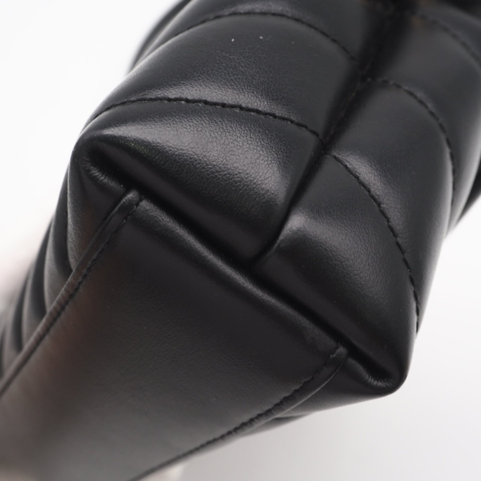 Yves Saint Laurent Black Leather Shoulder Bag (Pre-Owned)