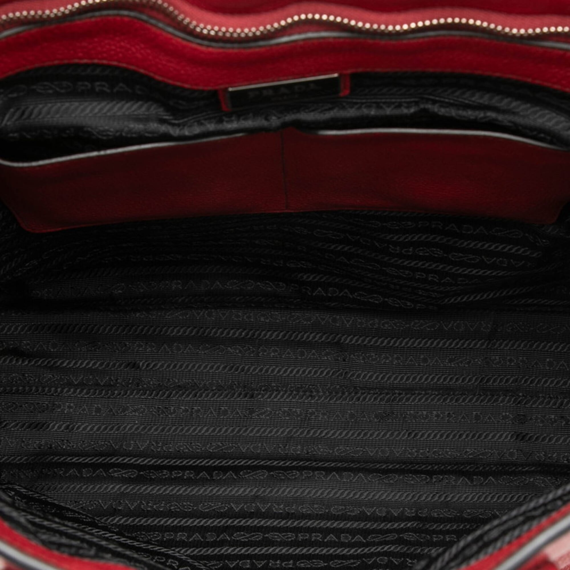 Prada Red Color Leather Tote Bag (Pre-Owned)