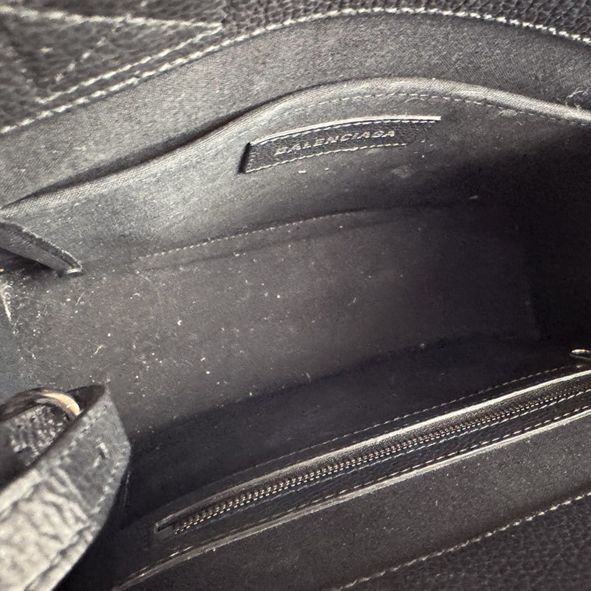 Balenciaga Black Leather Handbag Shoulder Bag (Pre-Owned)