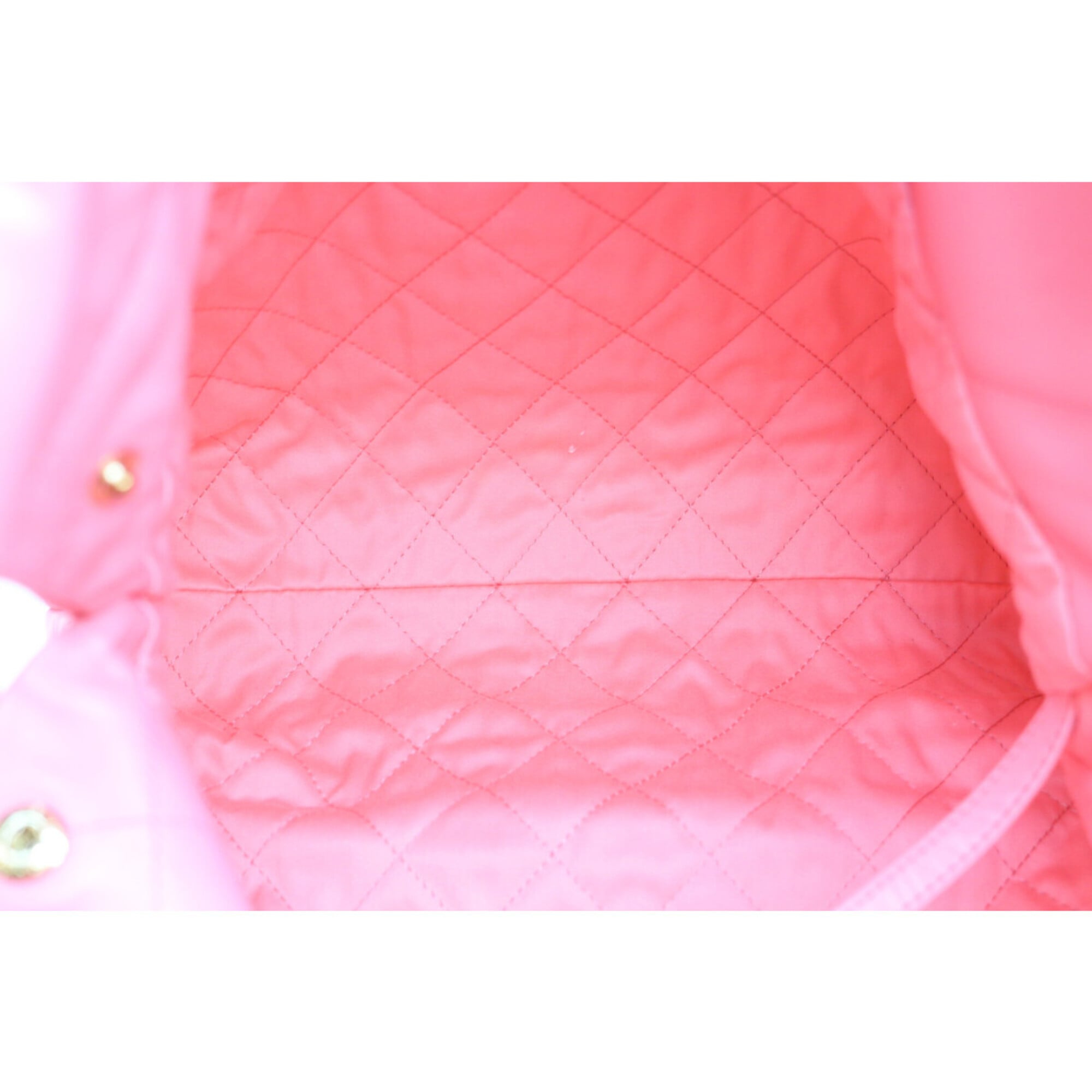 Chanel Pink Leather Shoulder Bag (Pre-Owned)