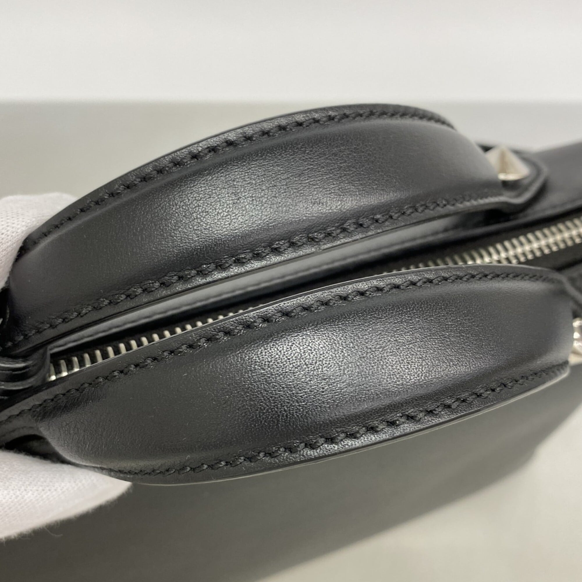 Fendi Black Leather Handbag (Pre-Owned)