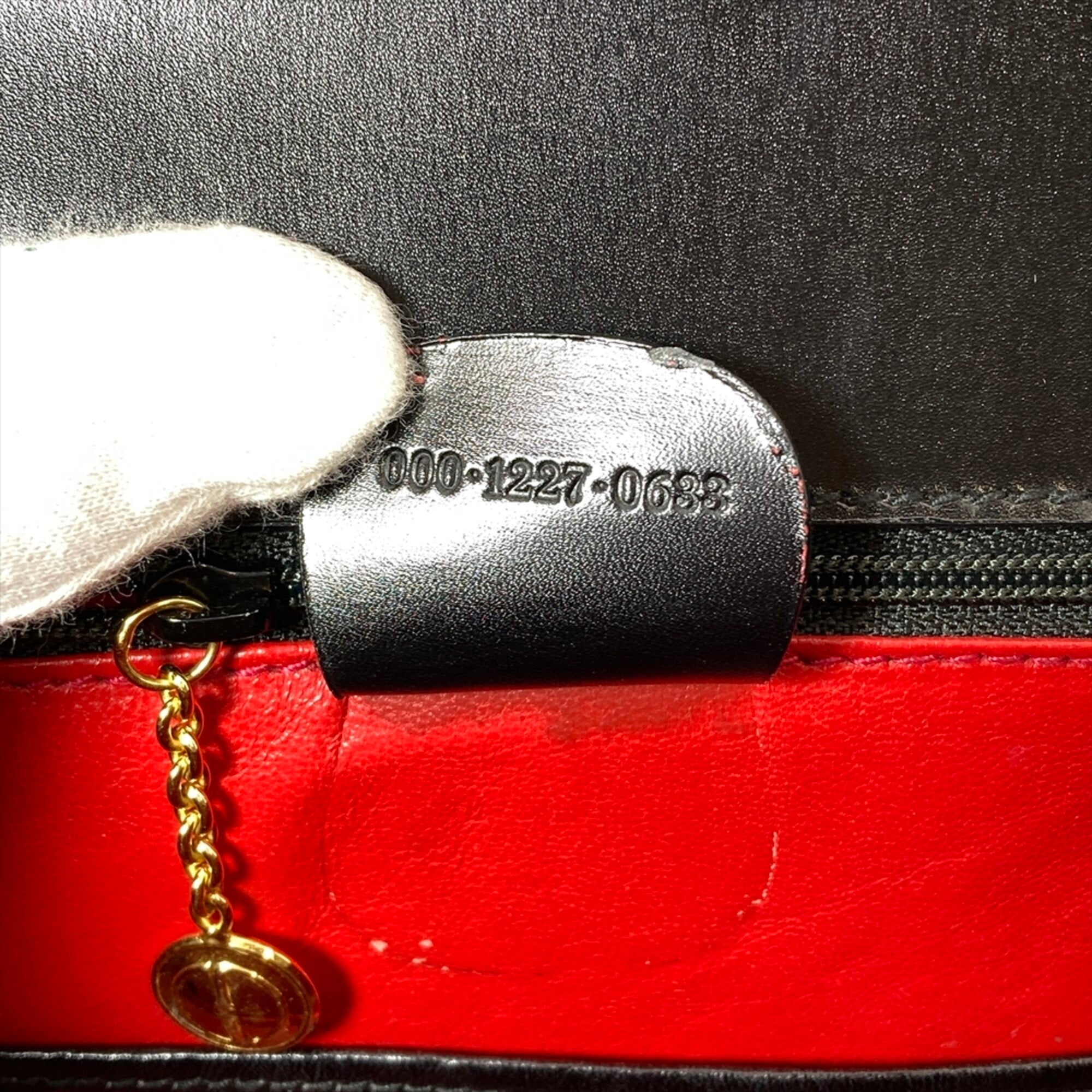 Gucci Black Leather Handbag (Pre-Owned)